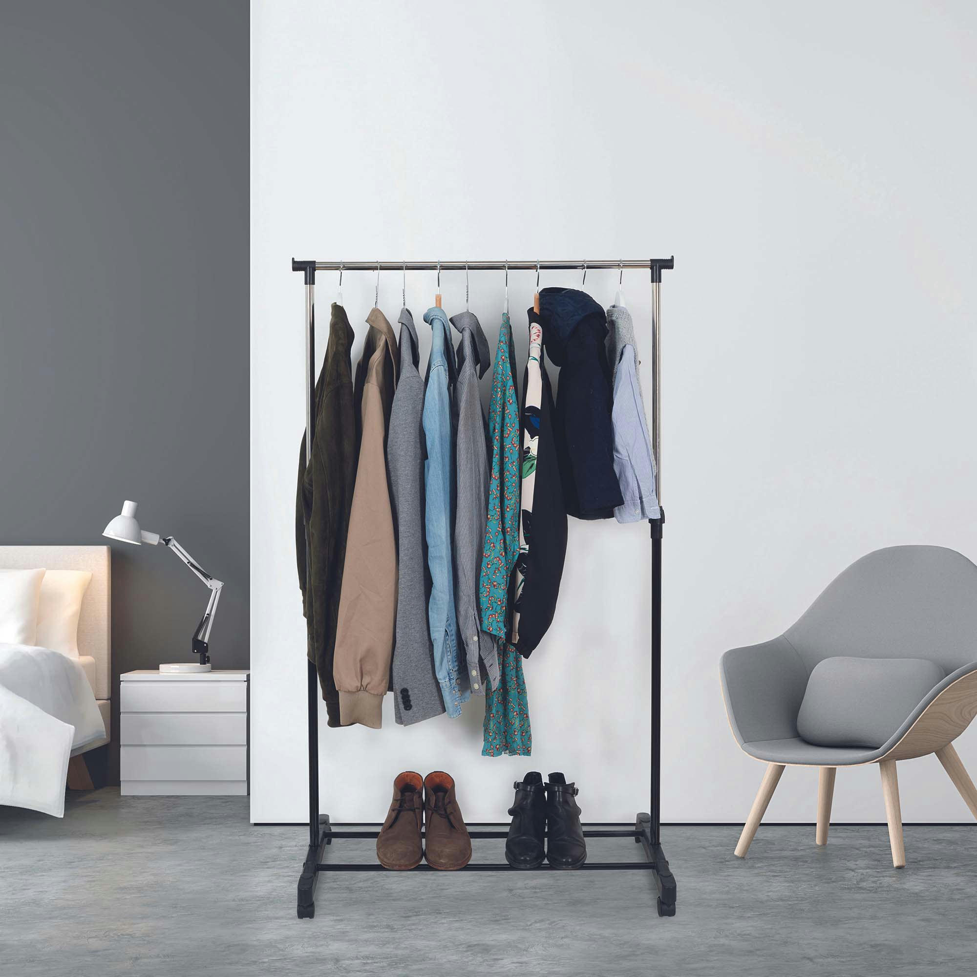 - Portant en métal avec roulettes 80 cm