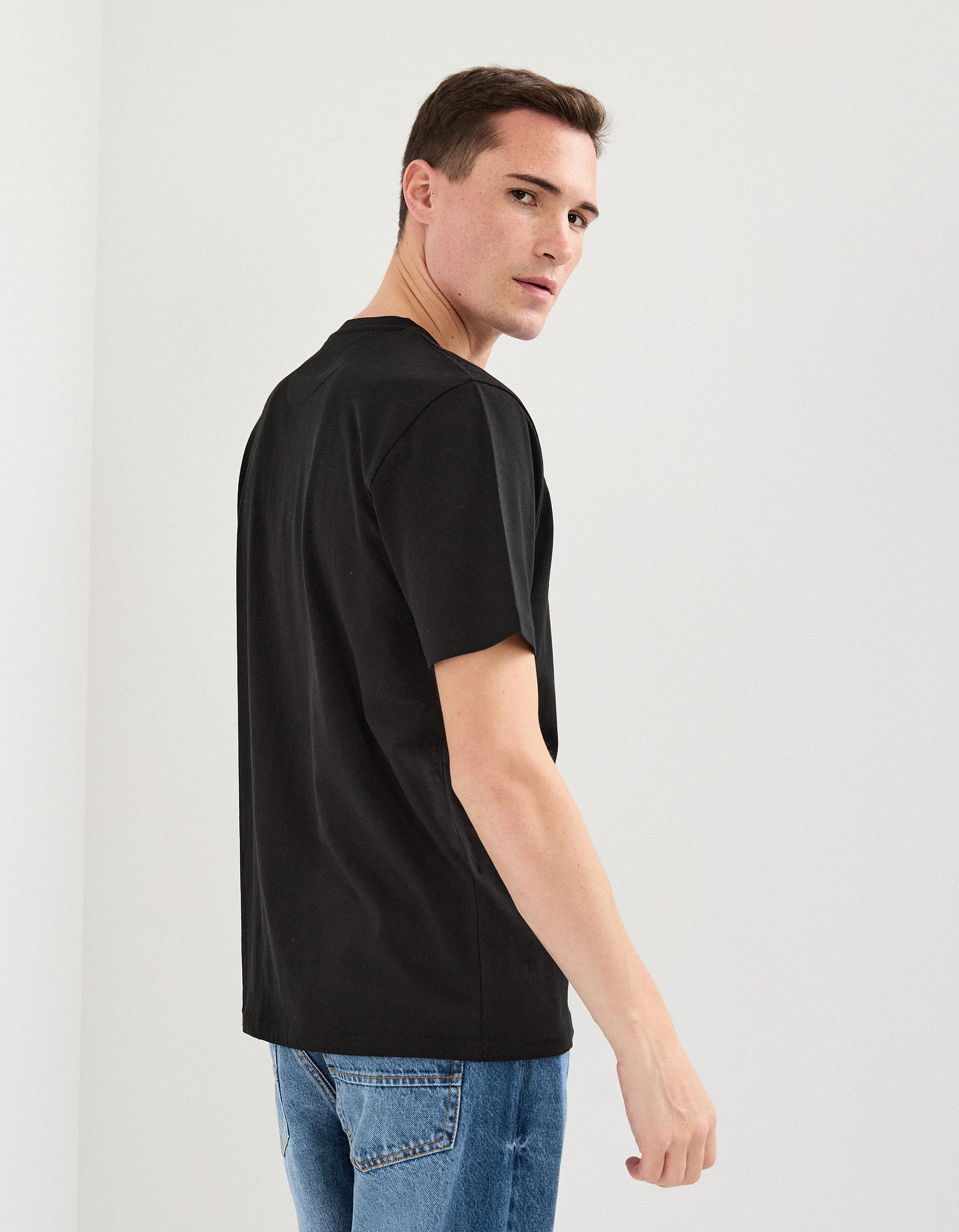 T-shirt B&aacute;sica, Preto