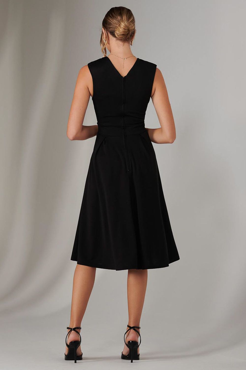 Jolie Moi Plain Sleeveless Midi Dress