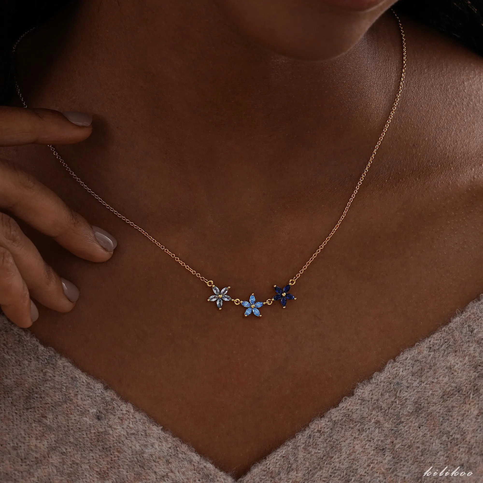 Dainty Flower Birthstone Necklace, Custom Family Birthstone Necklace, Floral Birthstone Pendant, Birthday Gifts for Grandma, Christmas Gifts
