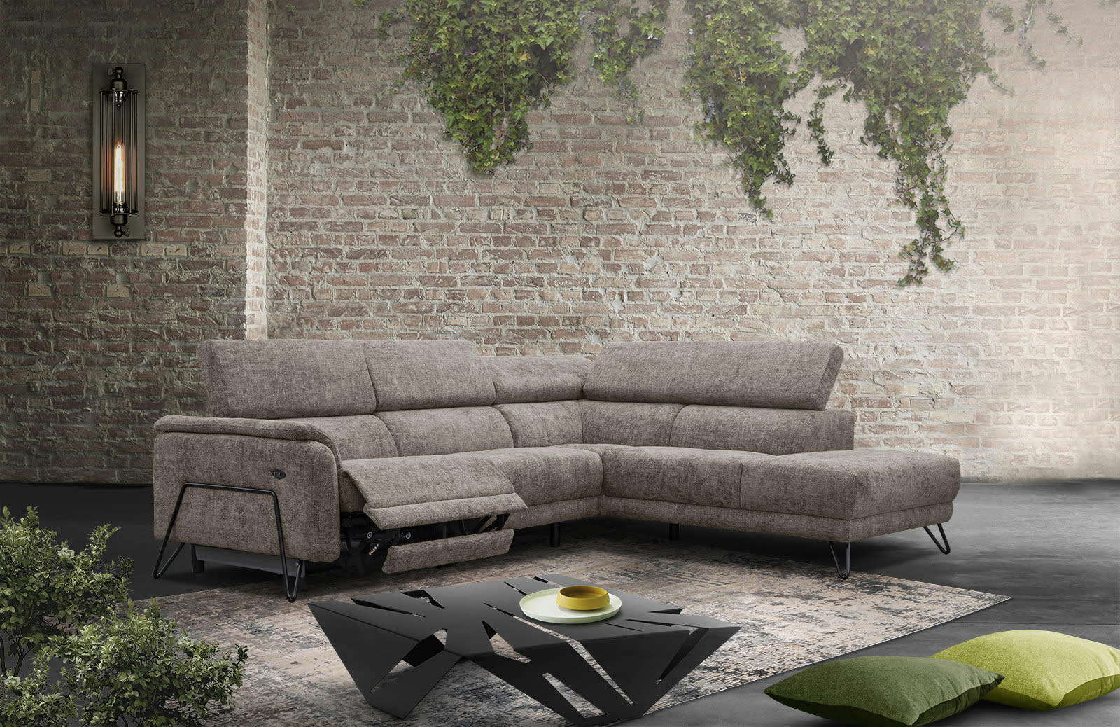 RODEN - Canapé d'angle droit 5 places avec relax électrique tissu beige foncé