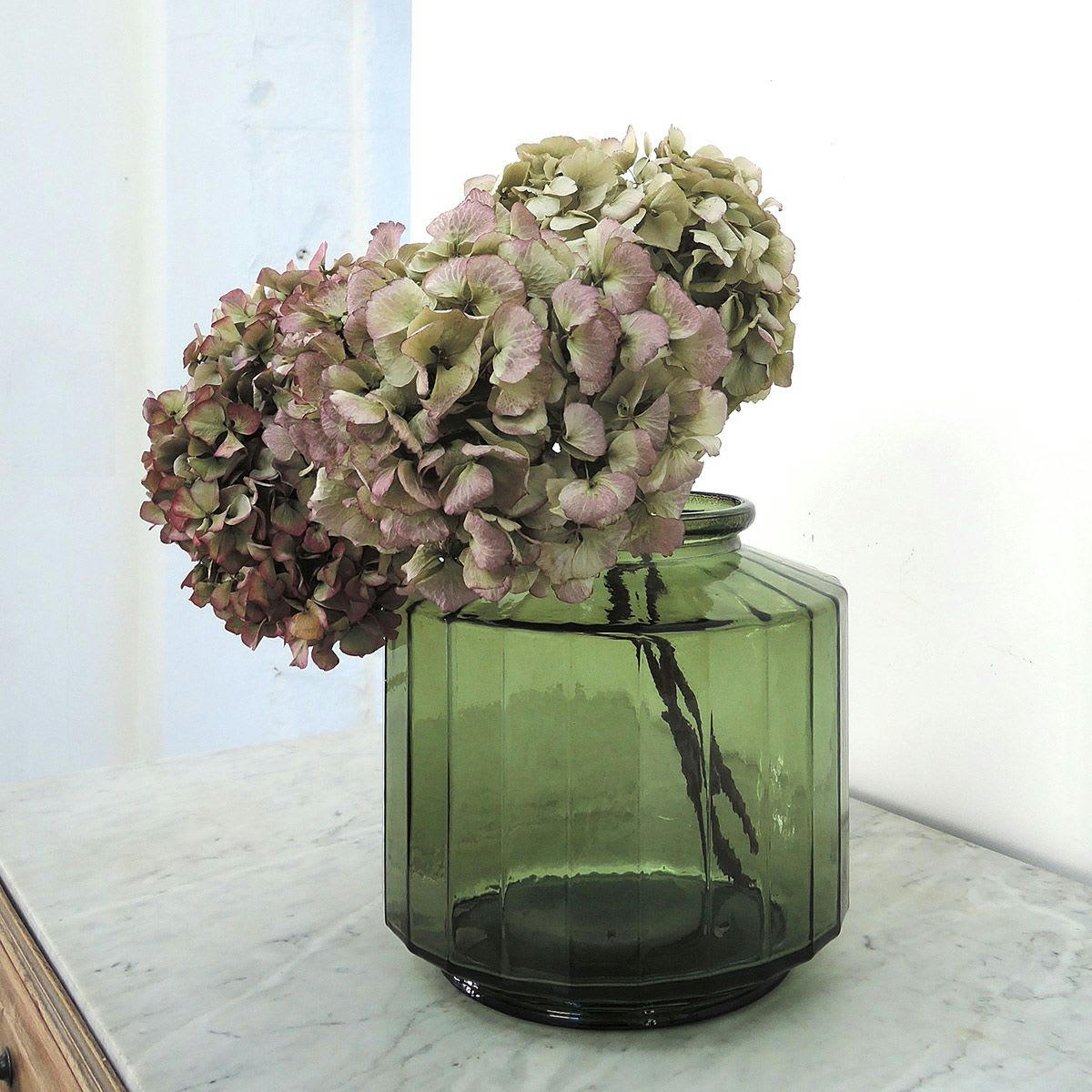 - Vase façon bonbonnière facetté