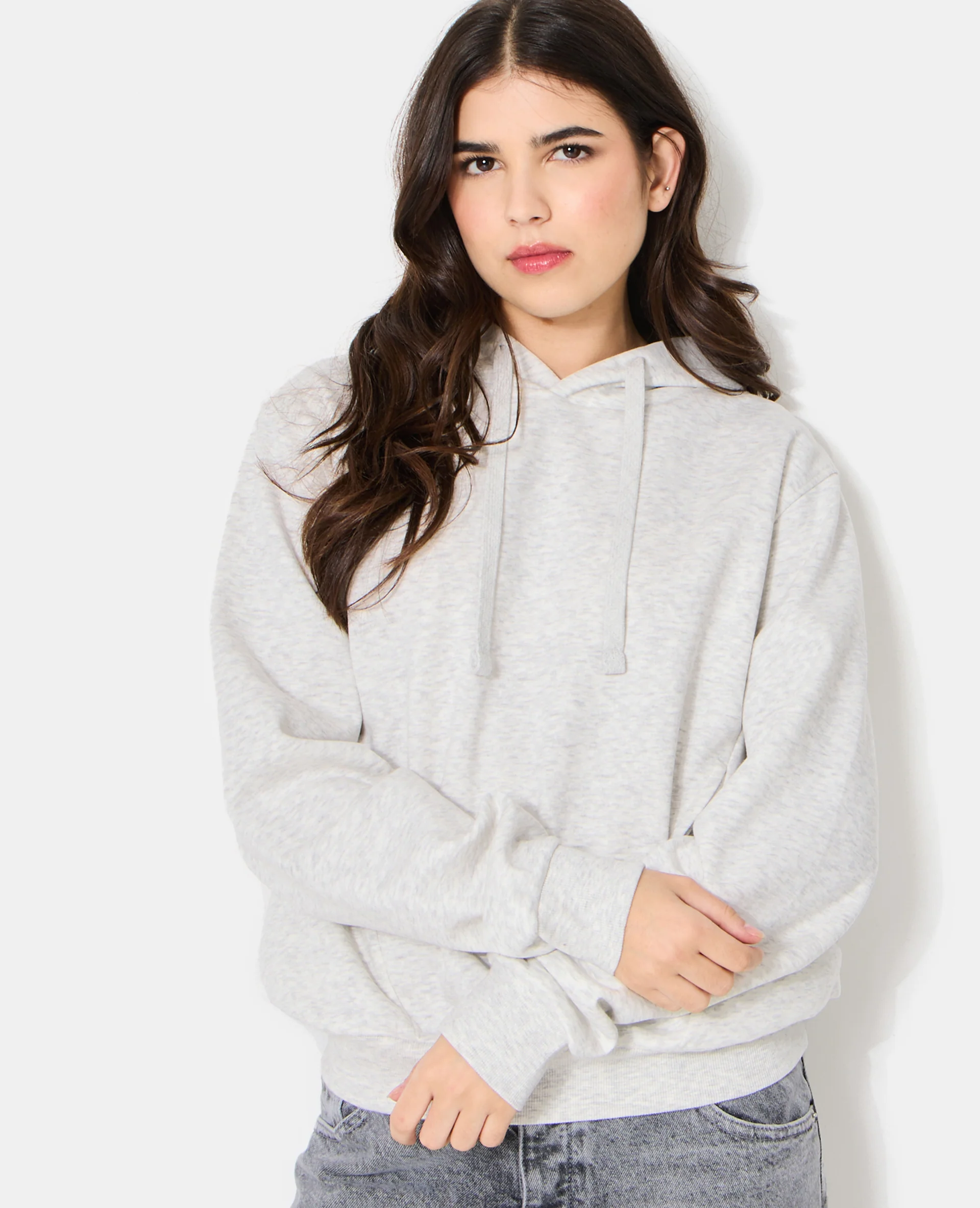 Sweat capuche avec jeux de couture