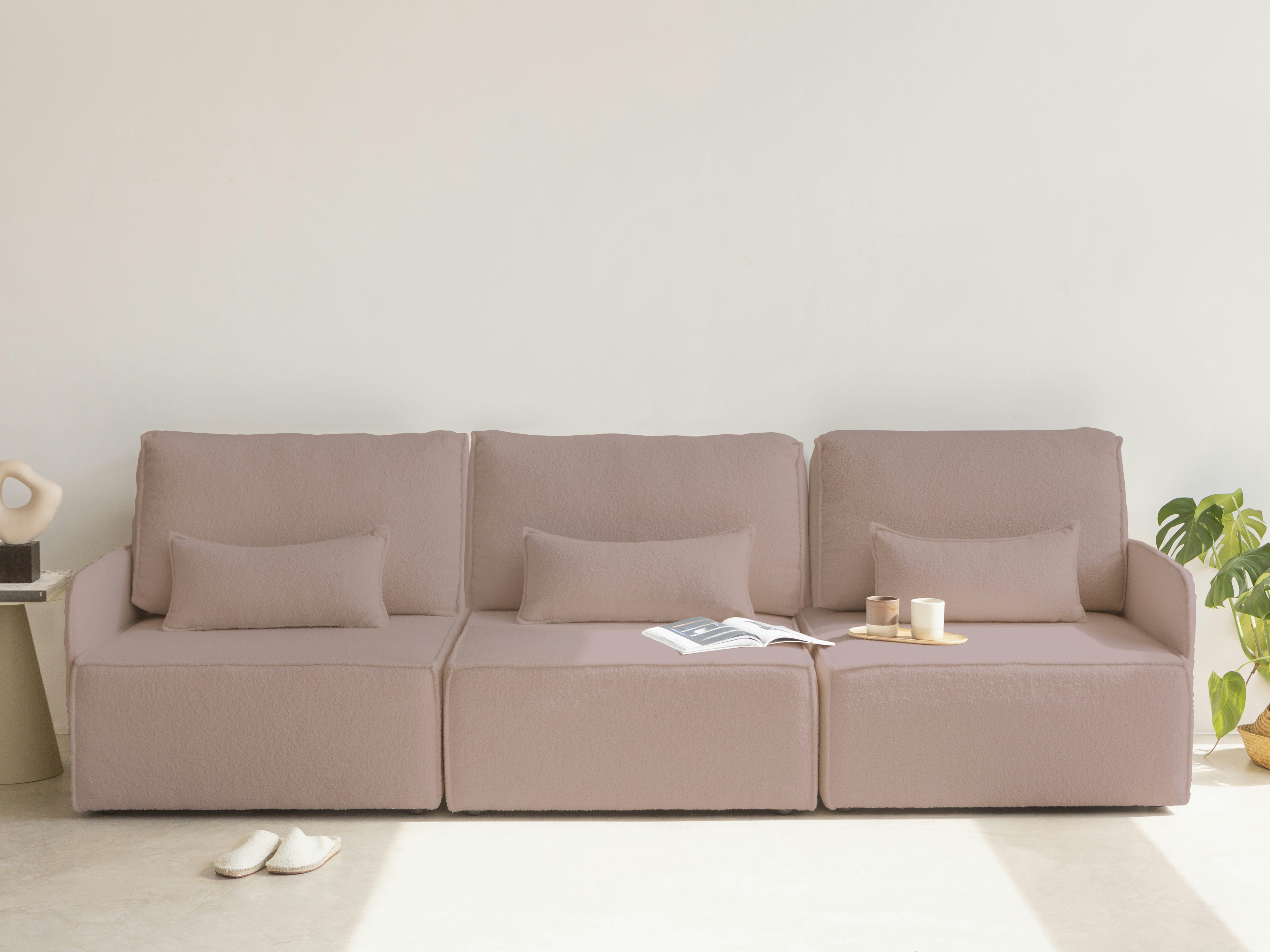 LEA - Canapé 4 places chaise longue en bouclé et en pin Rose clair