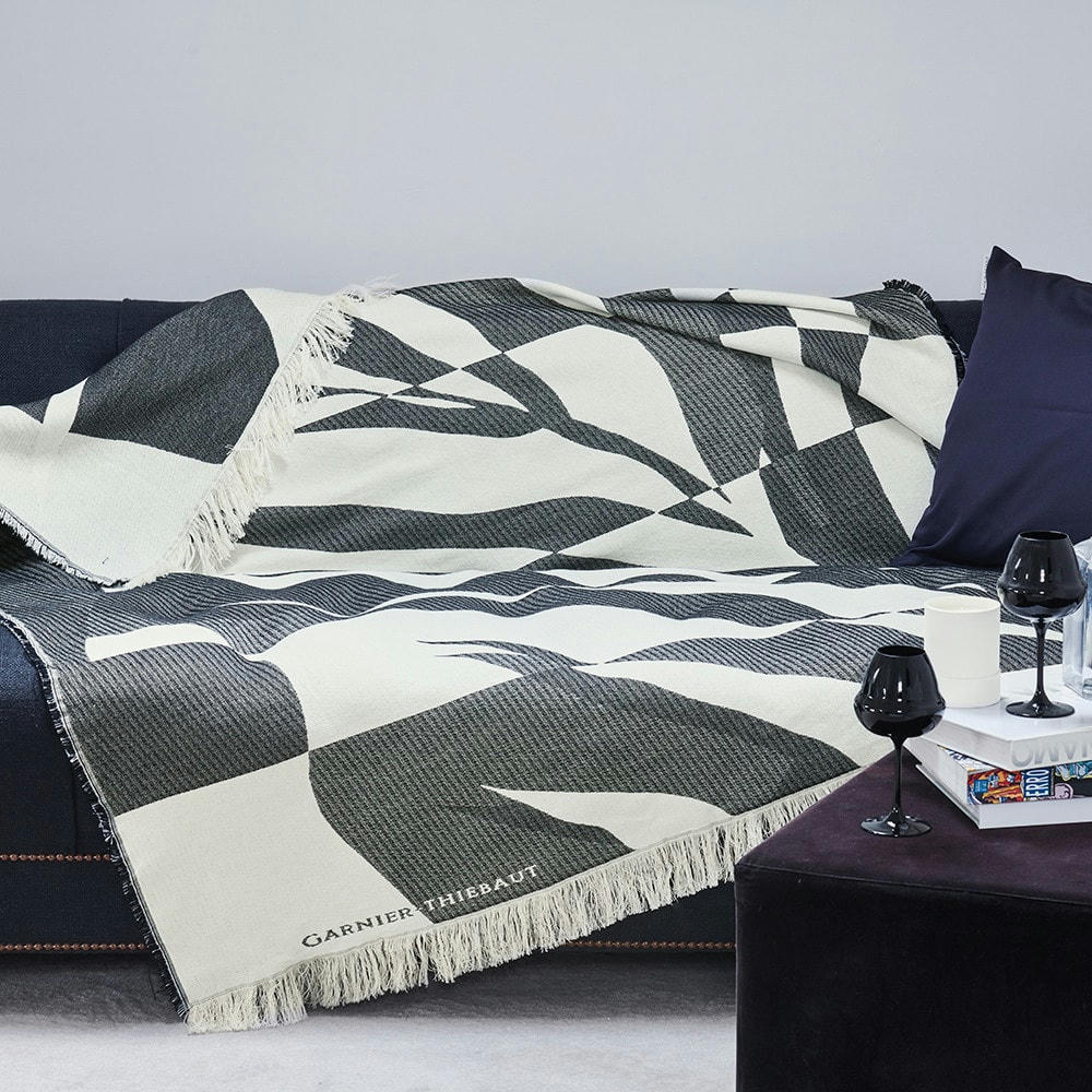 VERSUS NOIR ET BLANC - Plaid  coton & autres fibres noir 140X170
