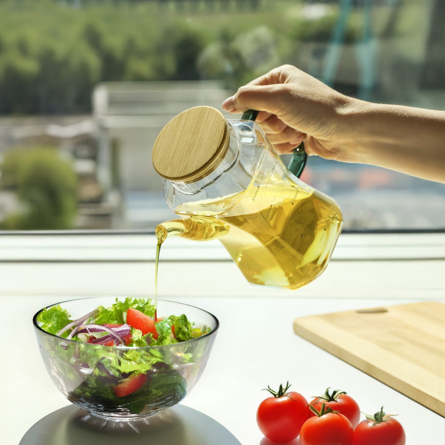 Oliera 550 ml in vetro borosilicato e tappo in bambù verde