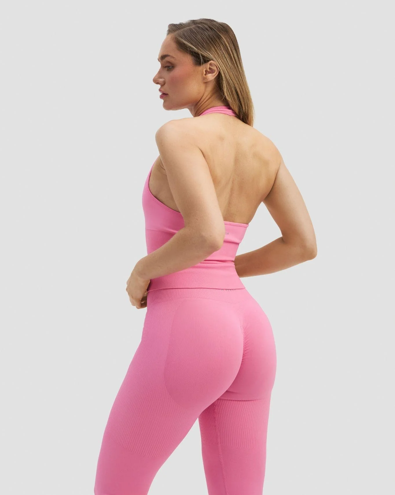 Elevate™ Sculpting Seamless Halterneck Top | Bubble Pink