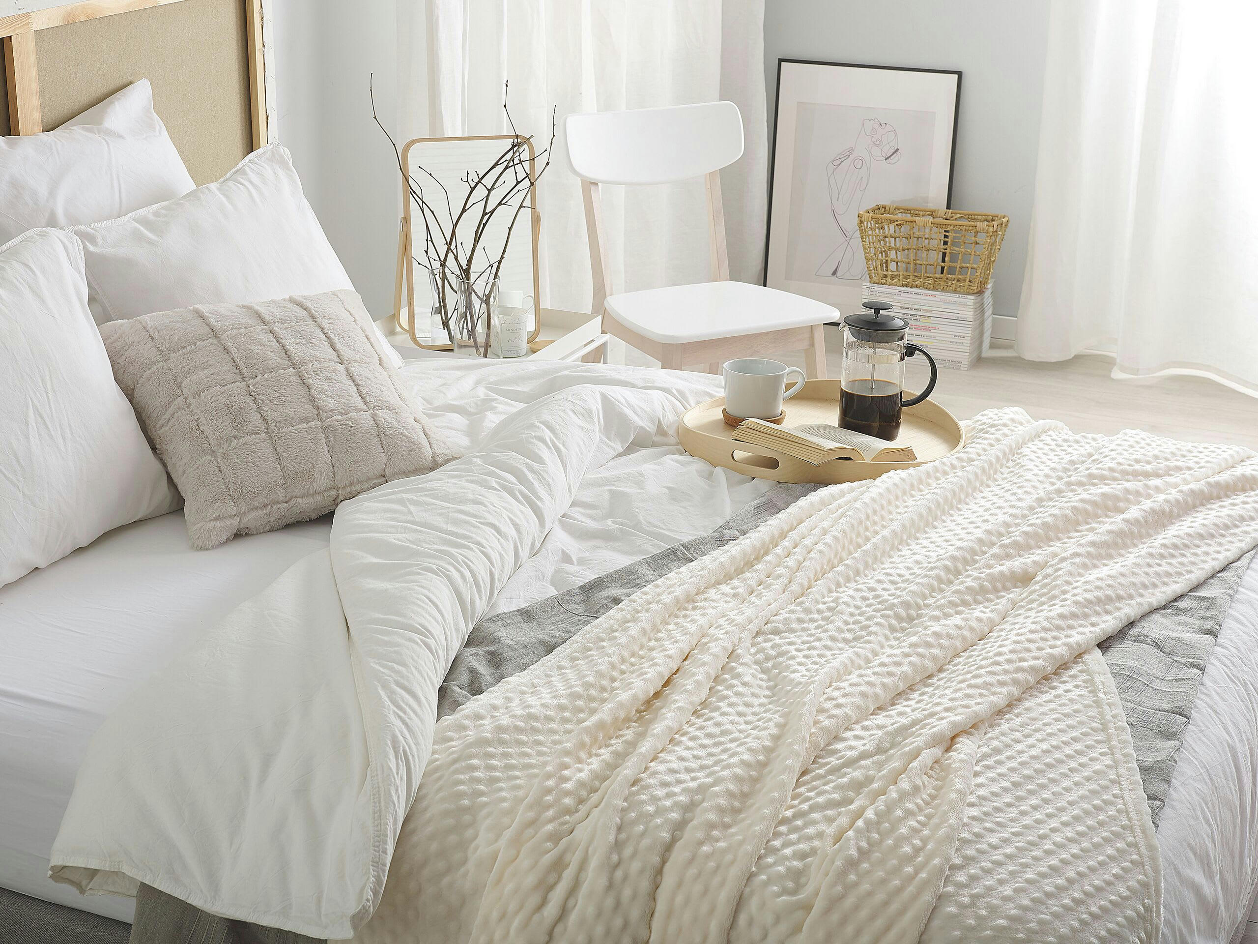 SAMUR - Couverture en polyester blanc 220x200cm