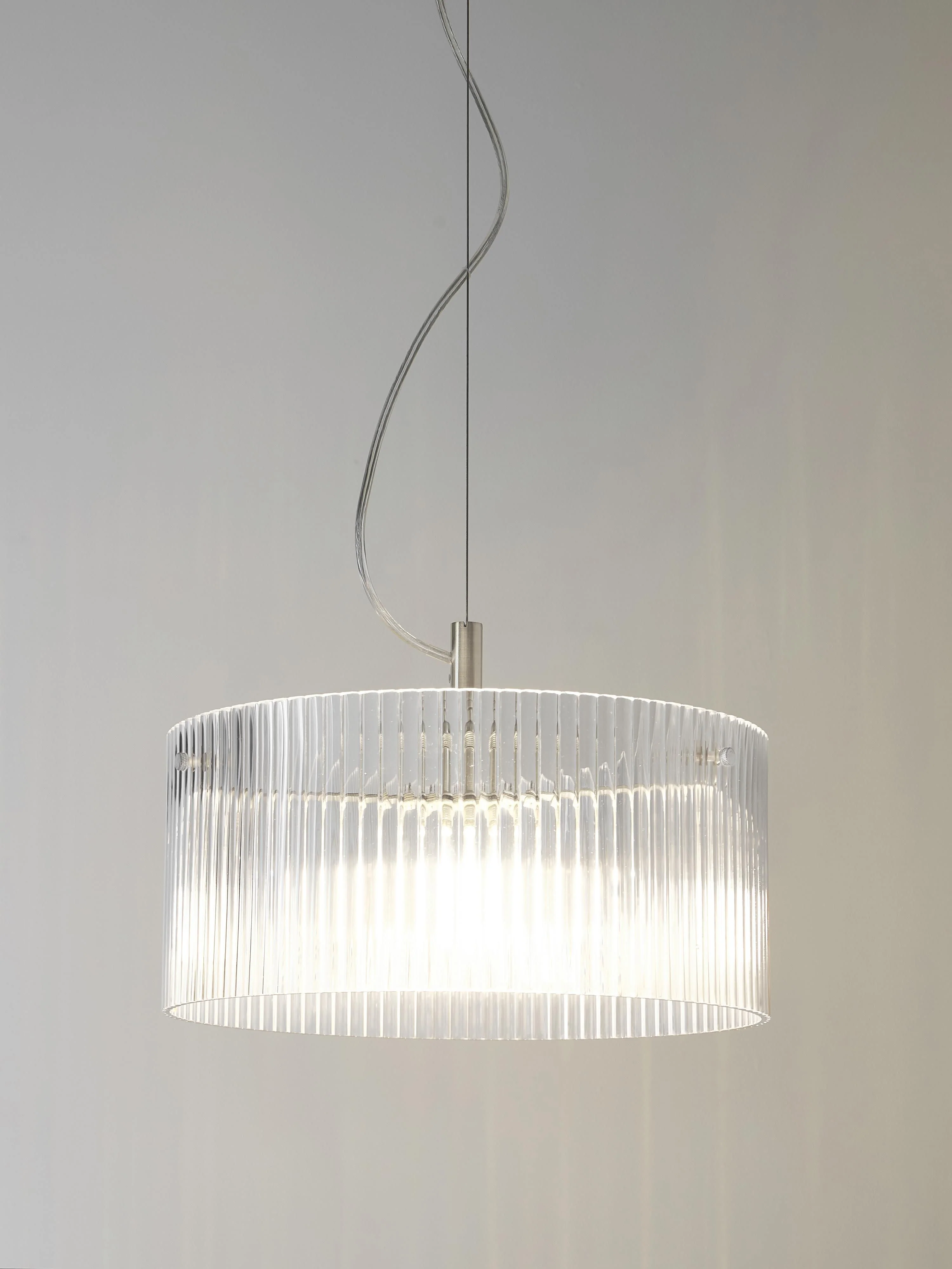 Pendelleuchte Emmi aus geriffeltem Glas