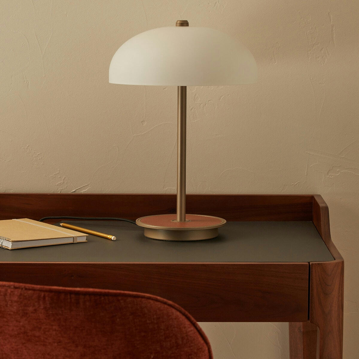 Lampe de bureau verre, métal et simili, Beaudouin