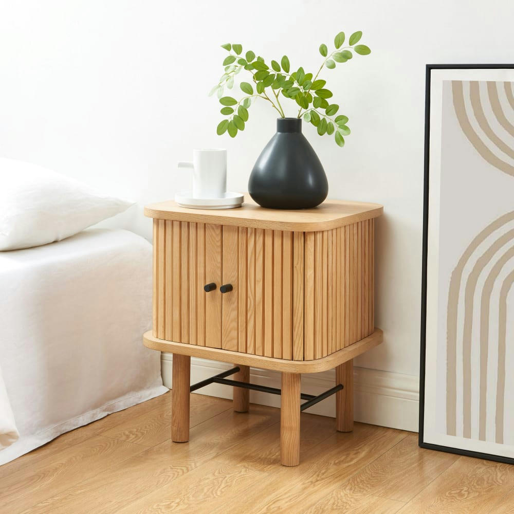 MATI - Table de chevet 2 portes en bois clair