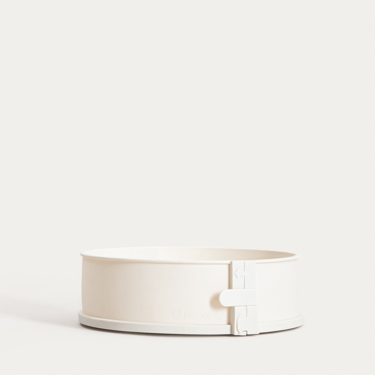 Tortownica ALBAS ceramiczna z silikonowym rantem 26,5x8 cm