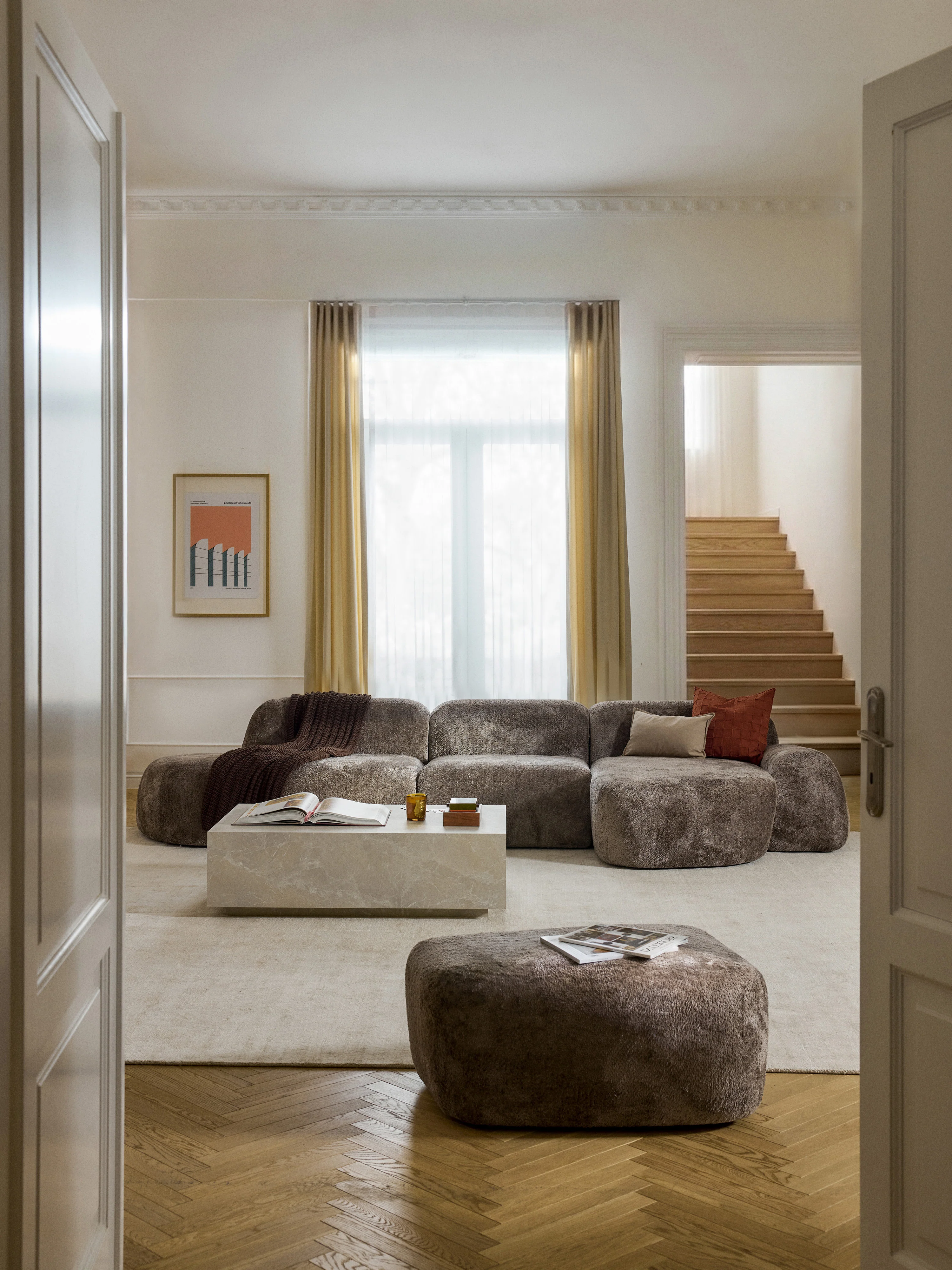 Modulares Ecksofa Wolke (4-Sitzer) aus Teddy-Bouclé mit Chaiselongue-Ende