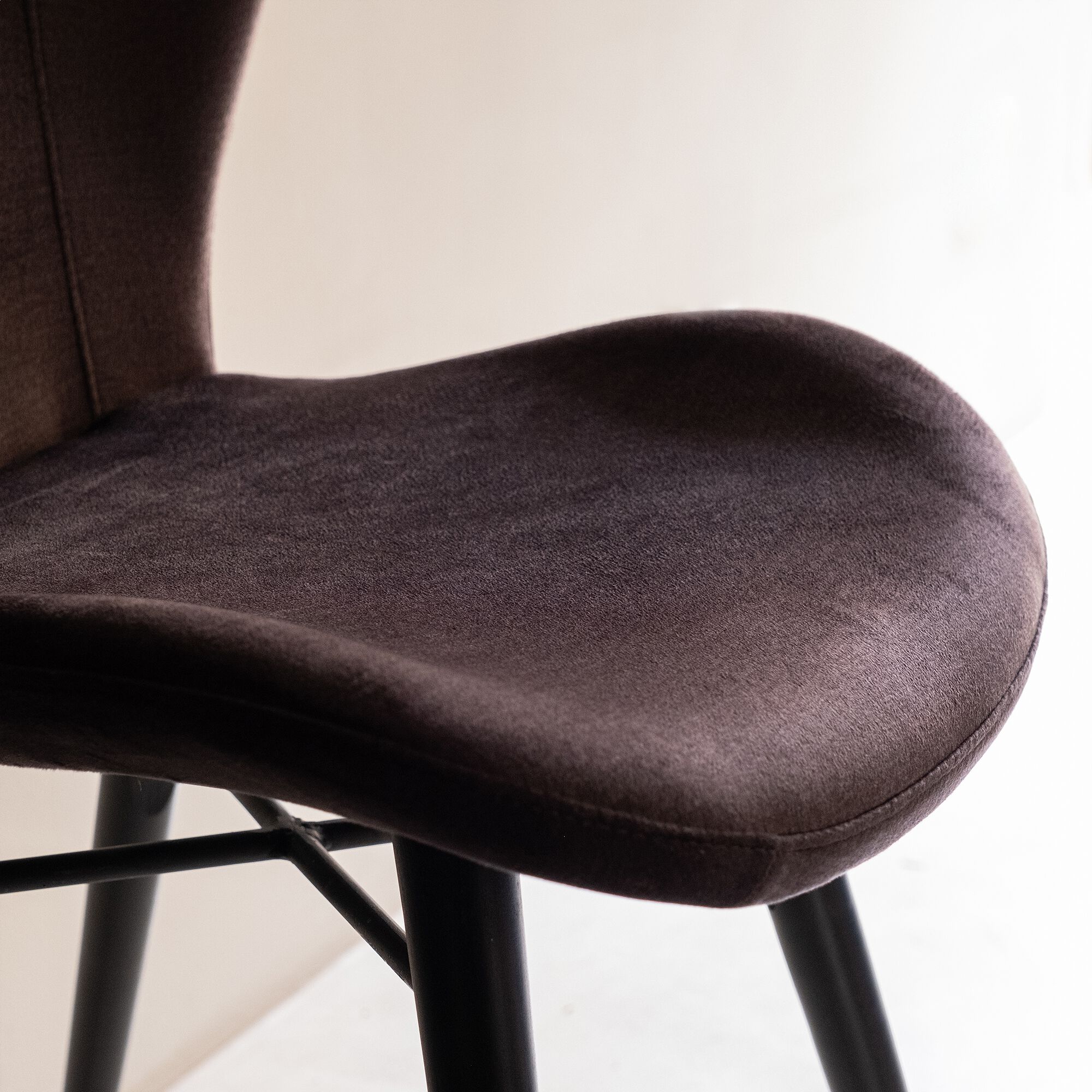 ALIONE - Chaise en tissu effet velours sans accoudoirs - noir