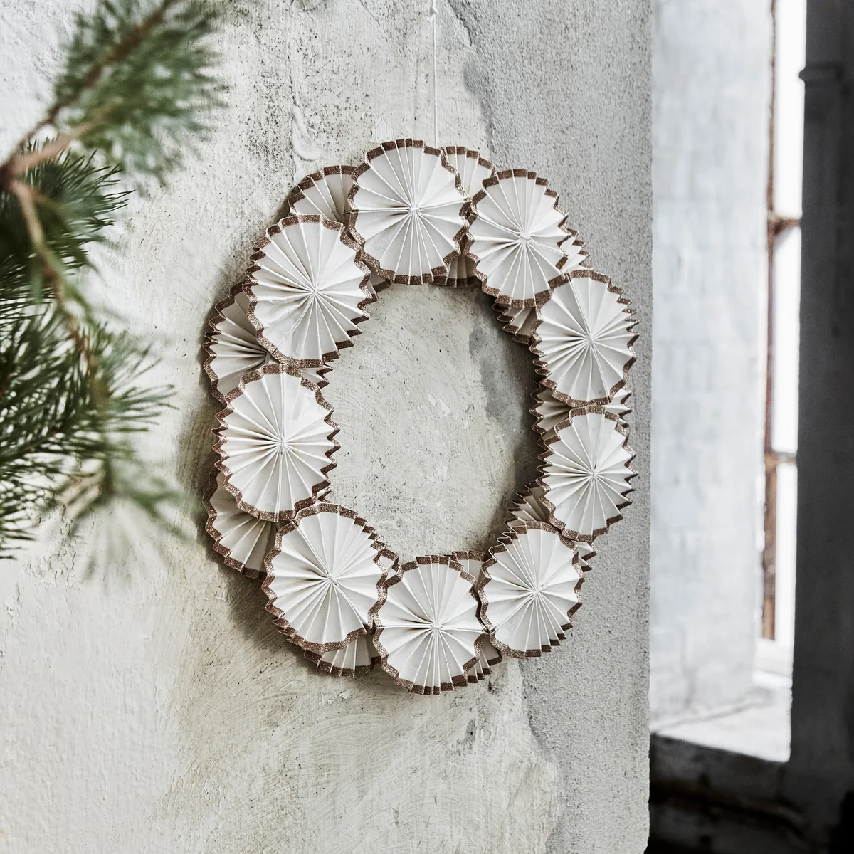 House Doctor - Rosette Kranz, Ø 34 cm, off-white