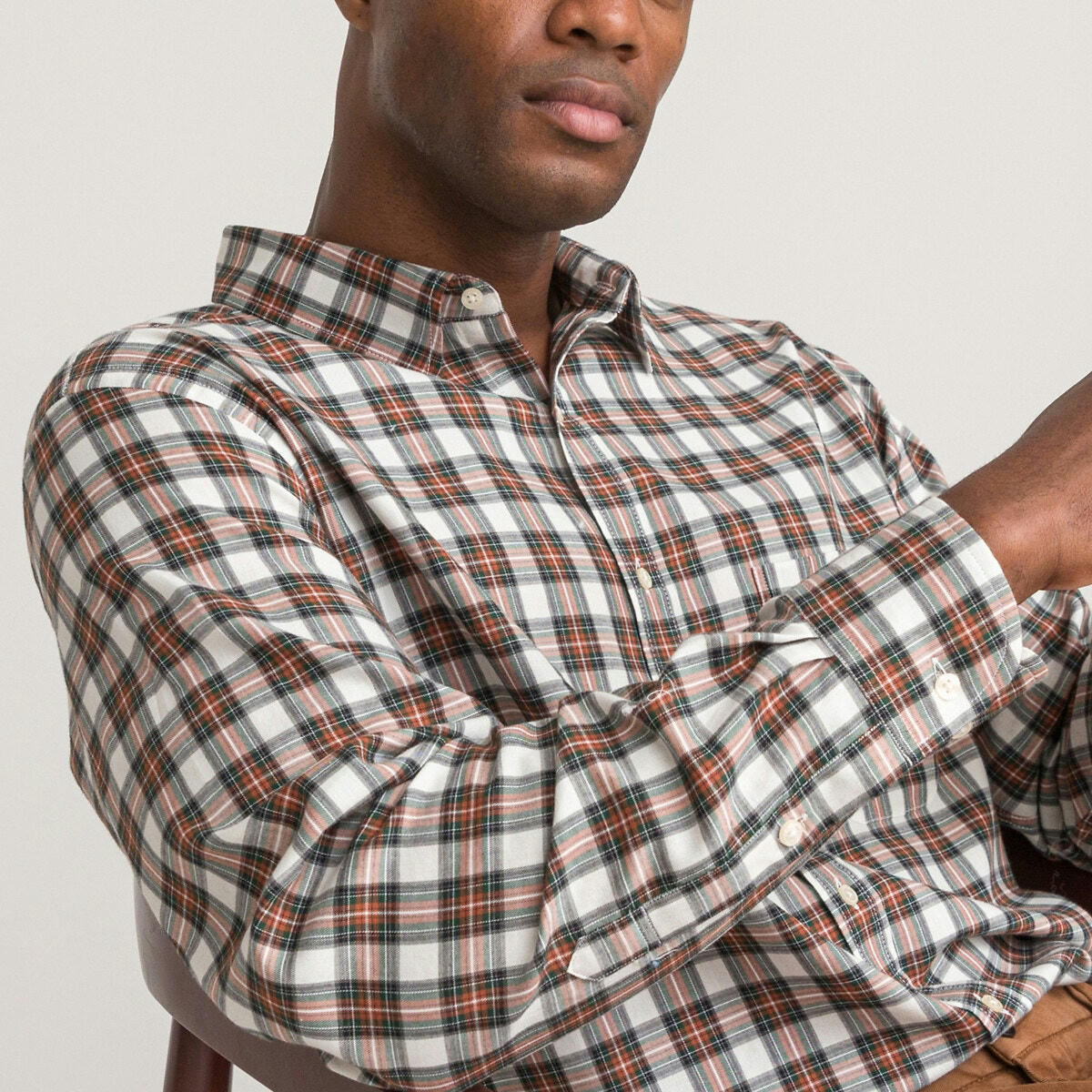 Chemise droite à carreaux, col français
