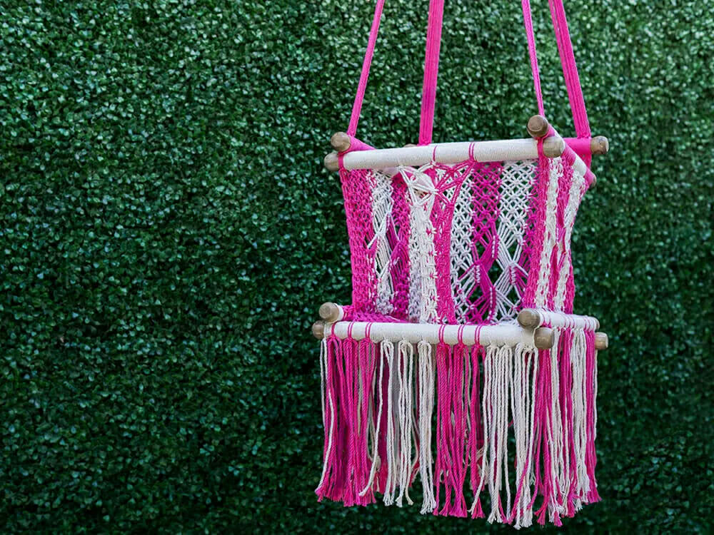 - Hamac bébé macramé rose et blanc