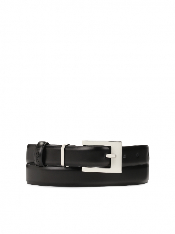 Narrow belt in smooth black leather