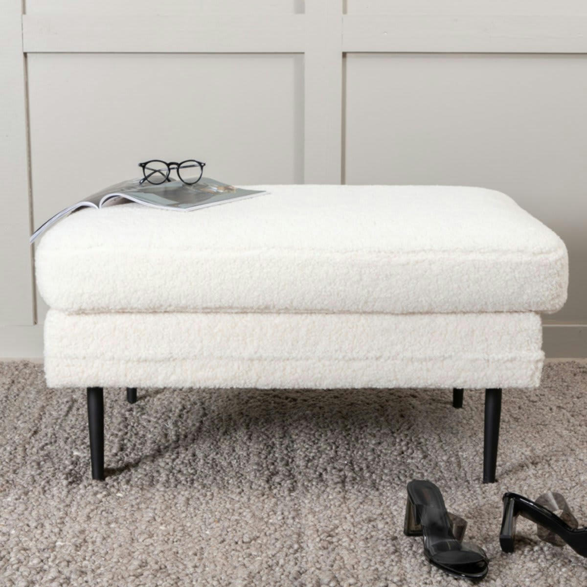 ADRIAN - Pouf rectangulaire en tissu bouclé blanc