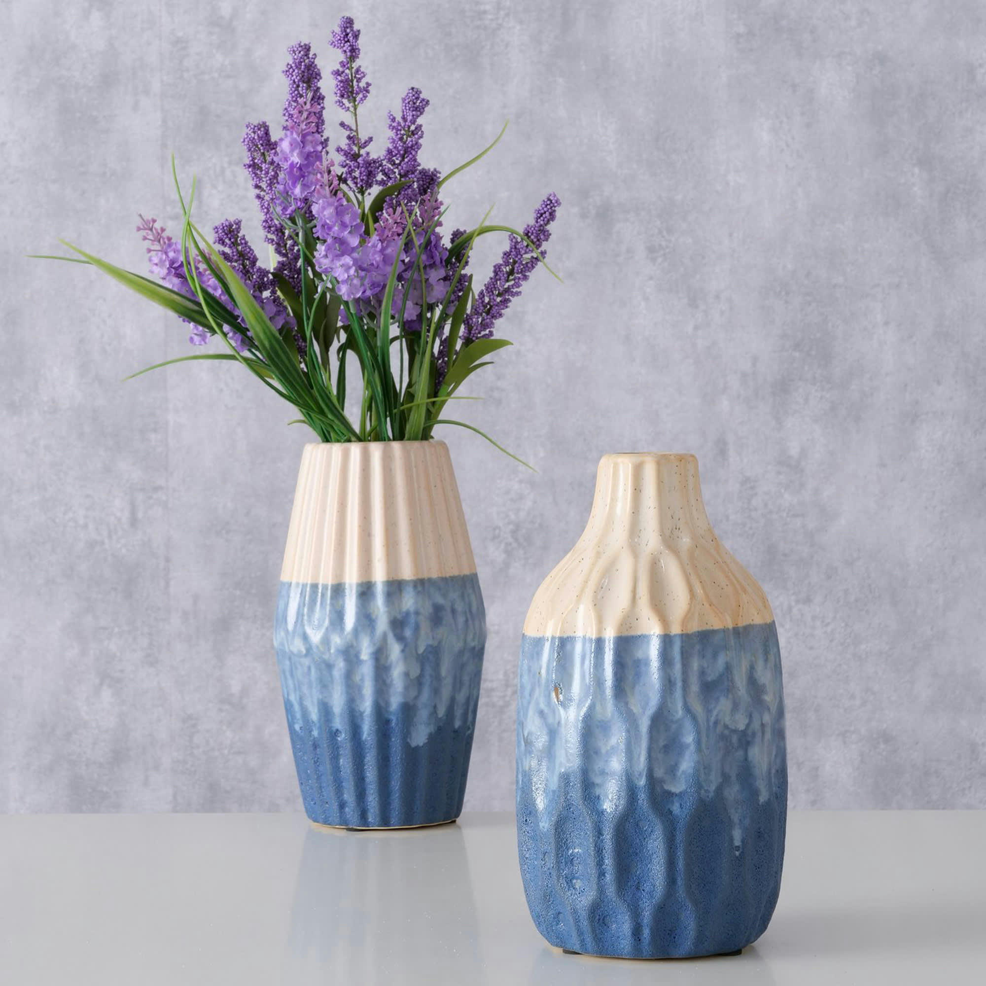 - Set de 2 vases en poterie blanc crème et bleu H21cm
