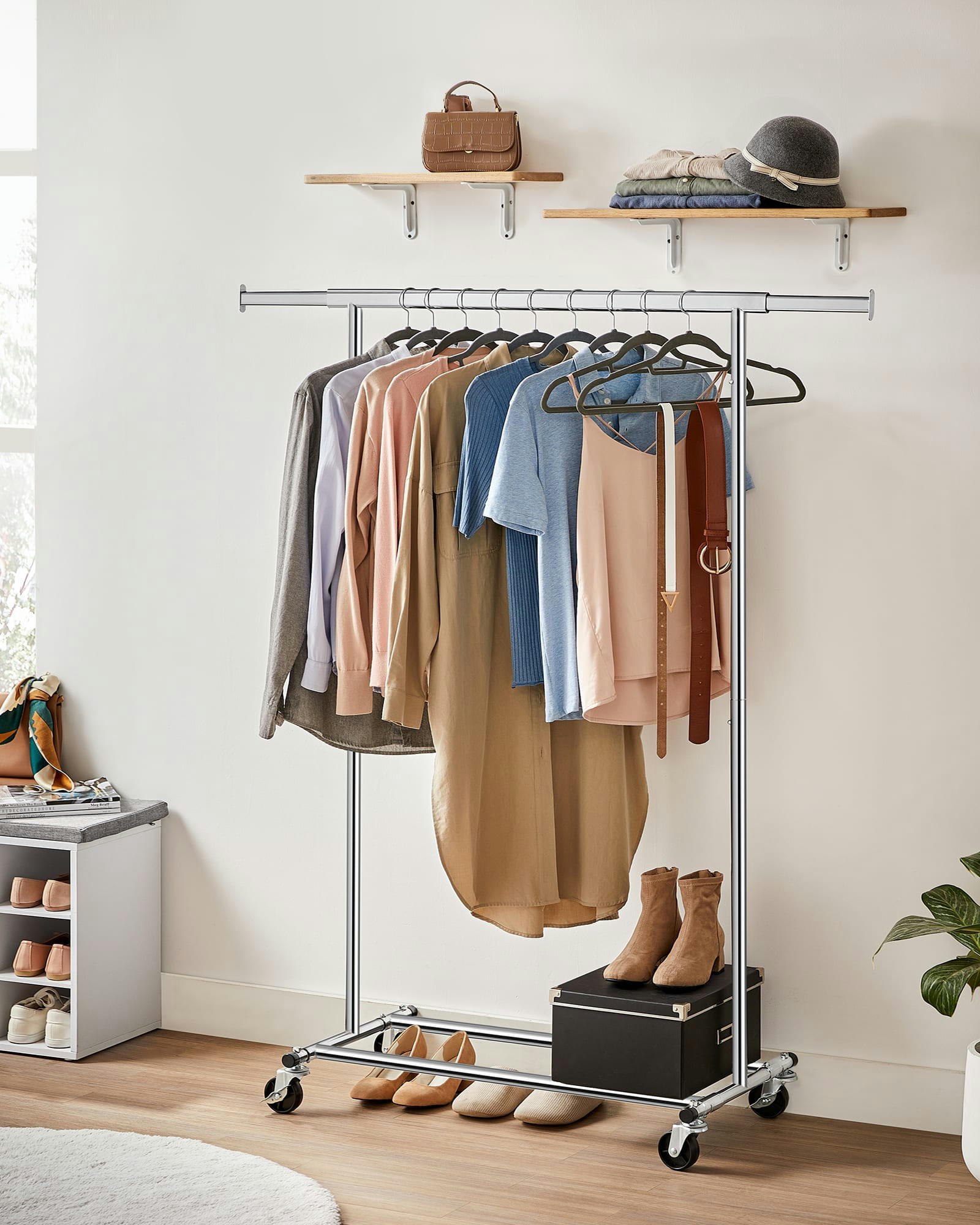 - Portant à vêtements avec roulettes acier roulette en pp argent