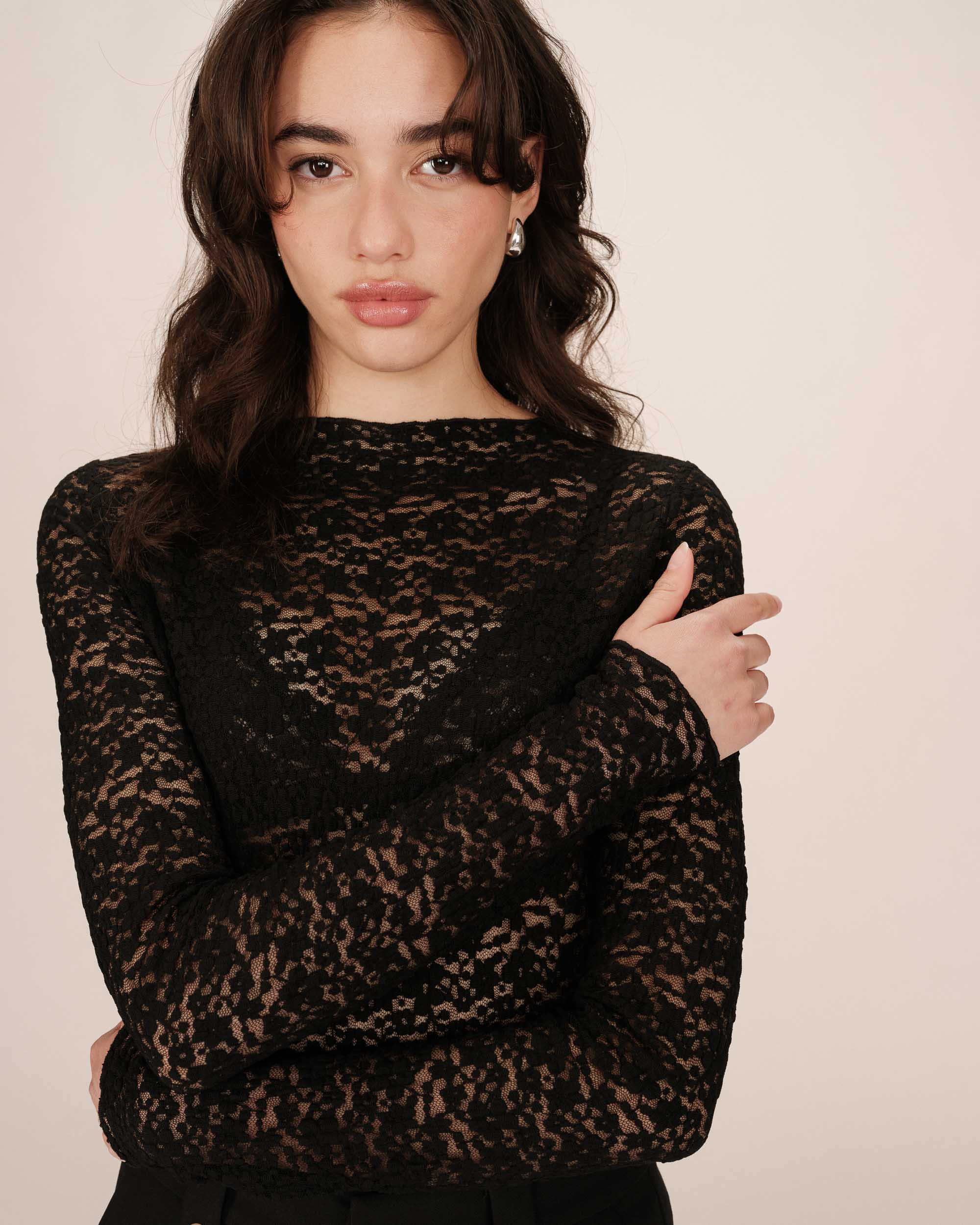 Top en dentelle transparent noir Shady