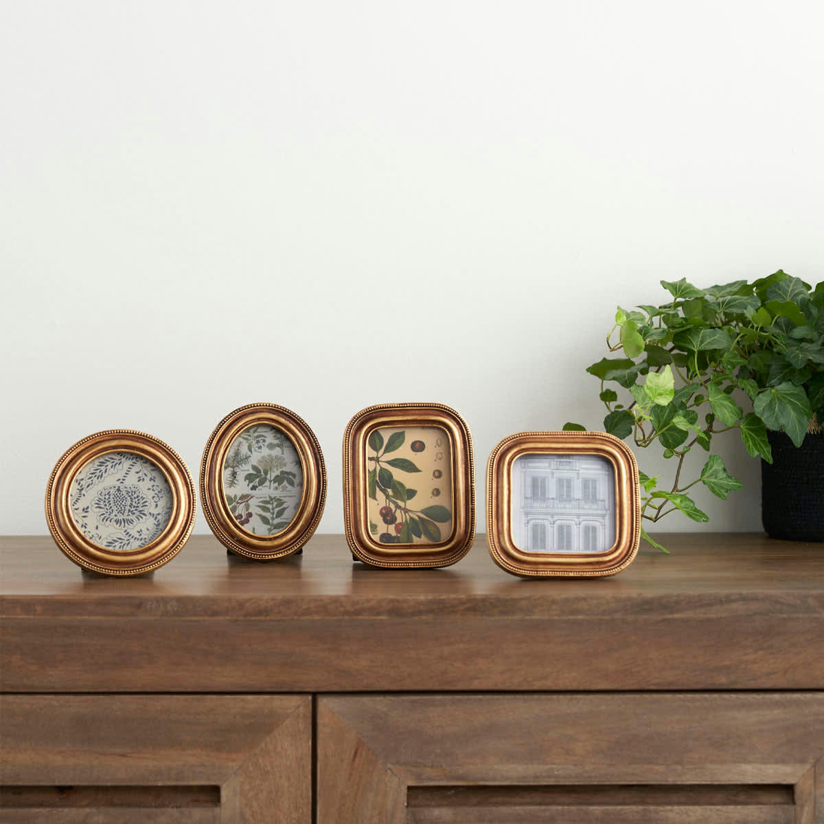 - Set de 4 cadres à fixer ou à poser