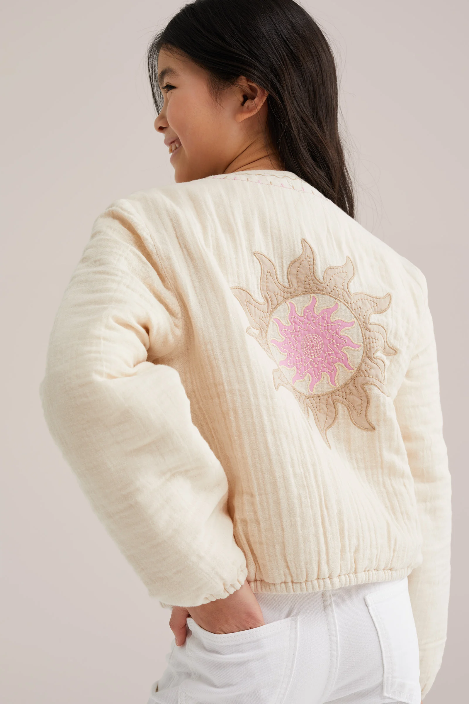 Meisjes gewatteerde jack met embroideries