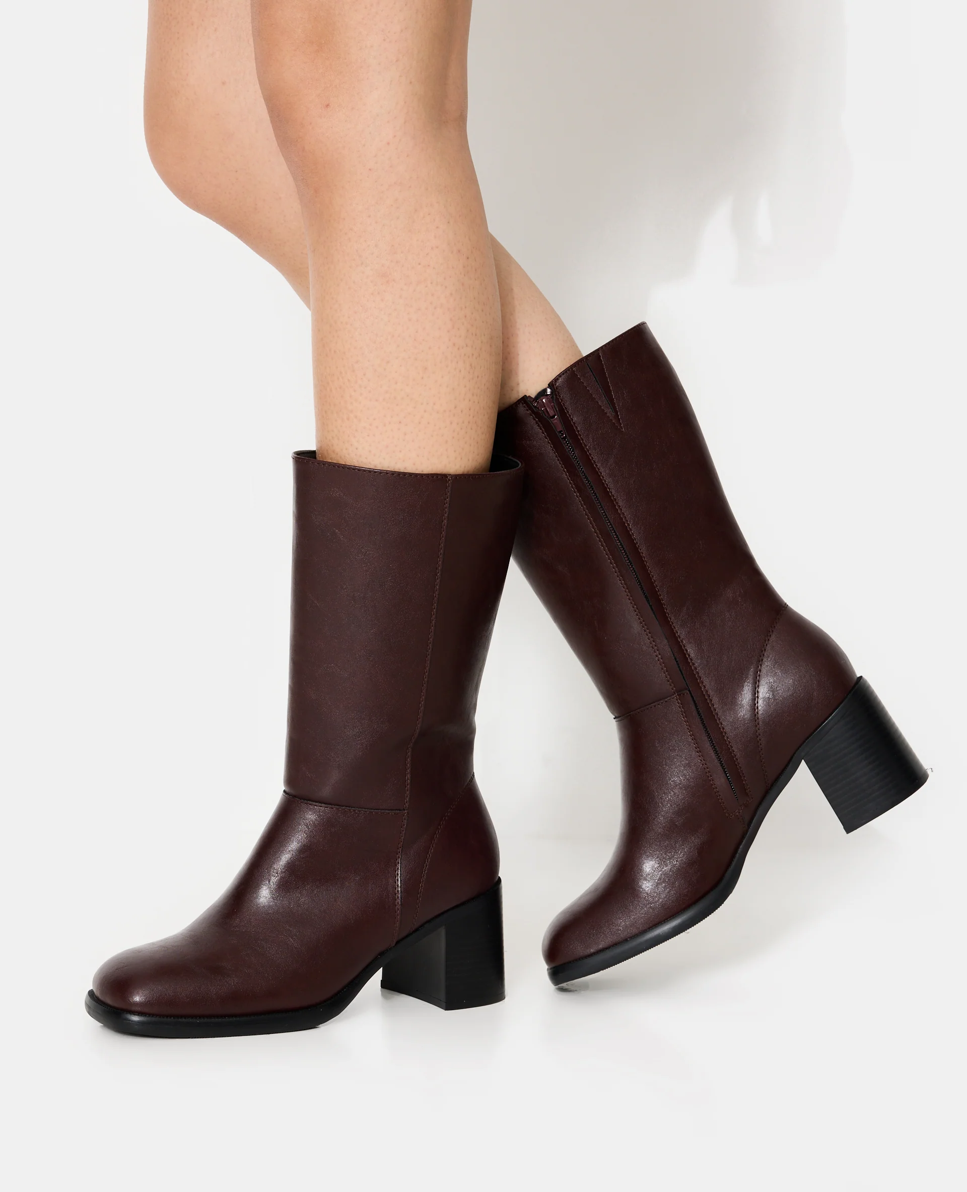 Bottes à talon avec bouts carrés