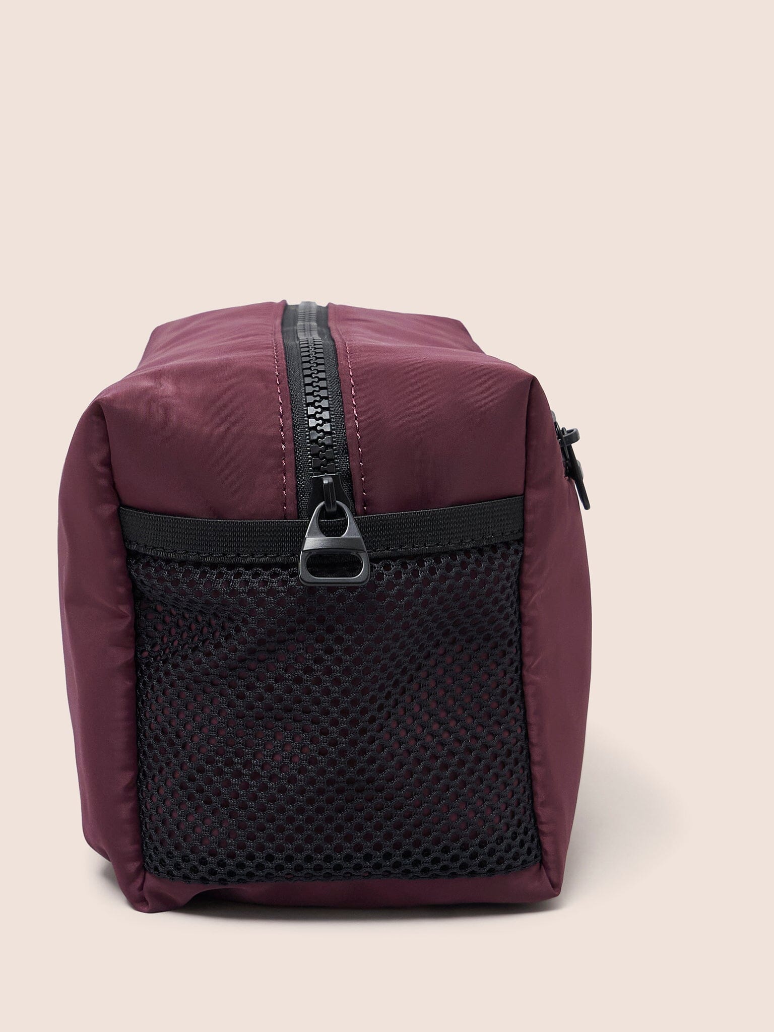 Snowdon Recycled Fabric Travel Washbag in Burgundy