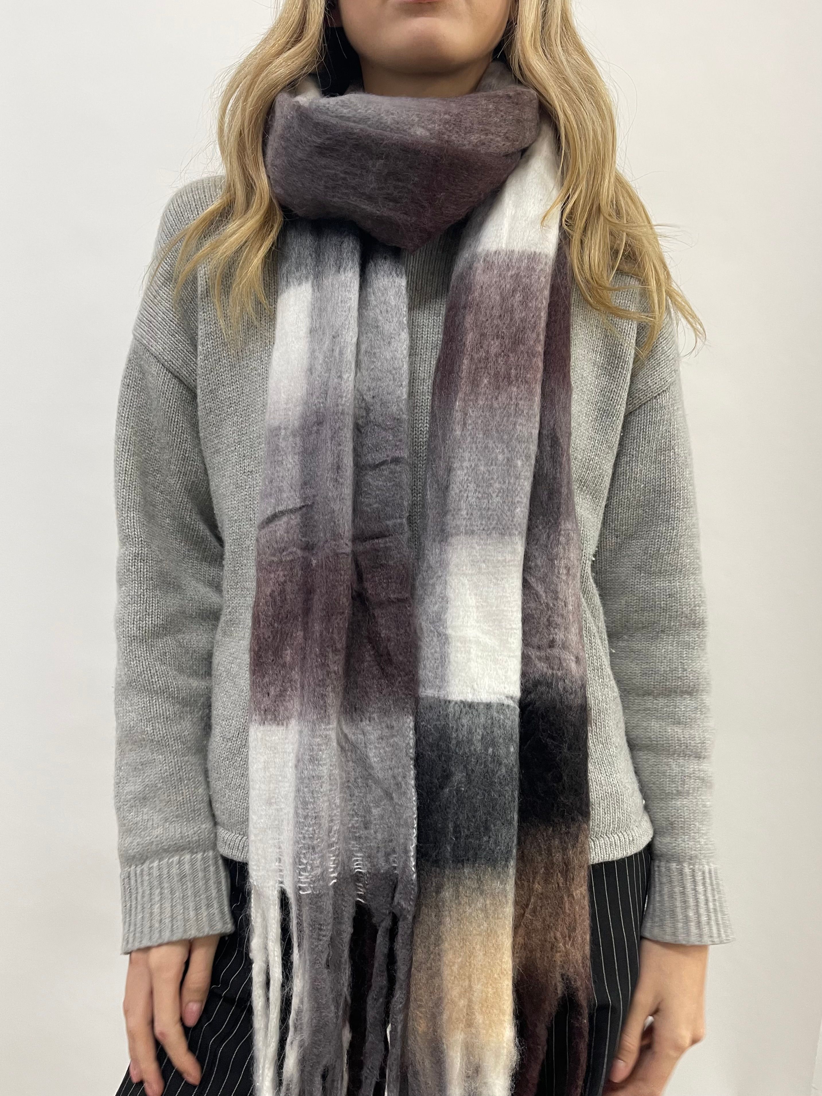 SVNX Soft Chunky Checked Scarf with Tassels - Muted Browns