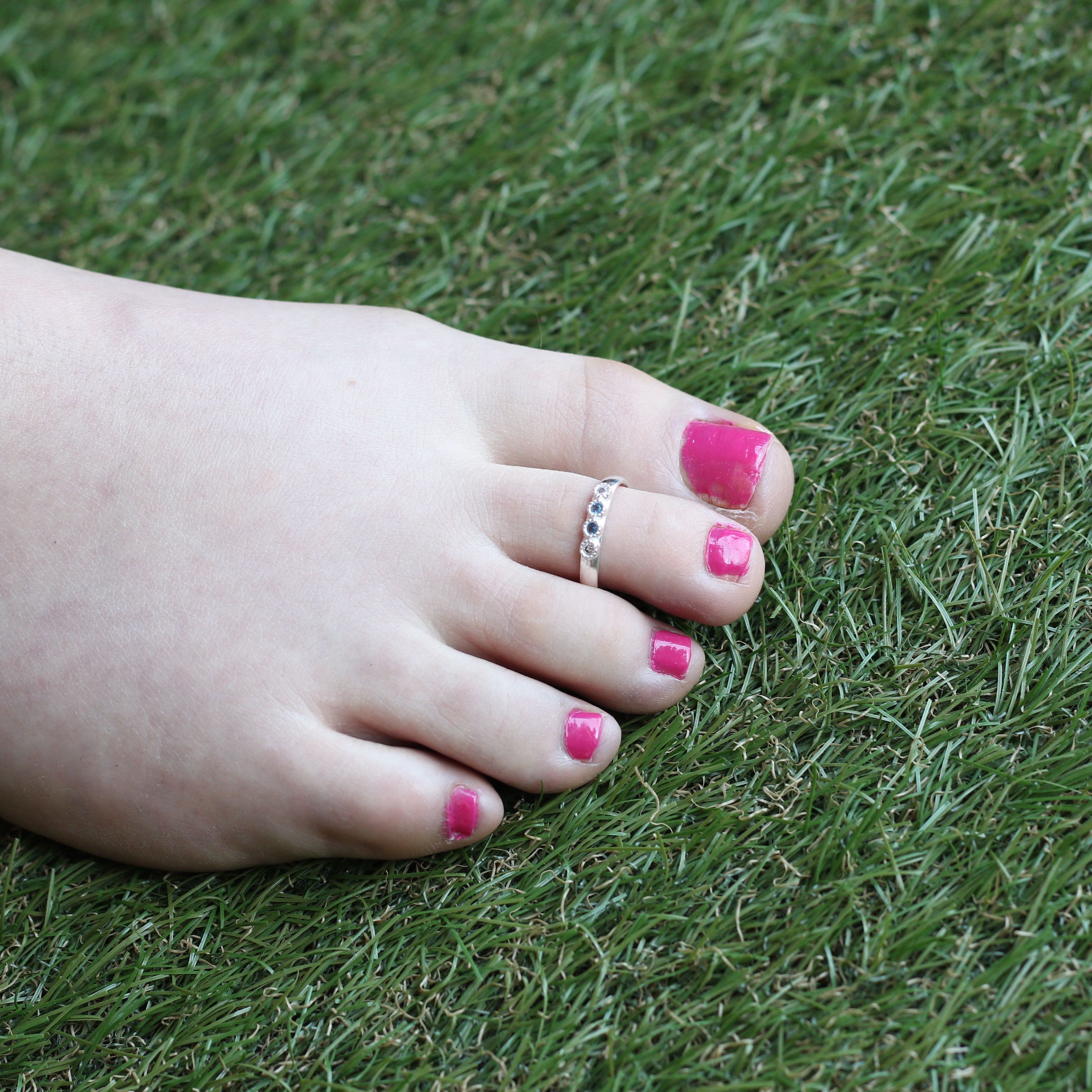 The Colourful Aura Pure Silver Blue Stone Bohemian Indian Bichiya Slim Toe Ring