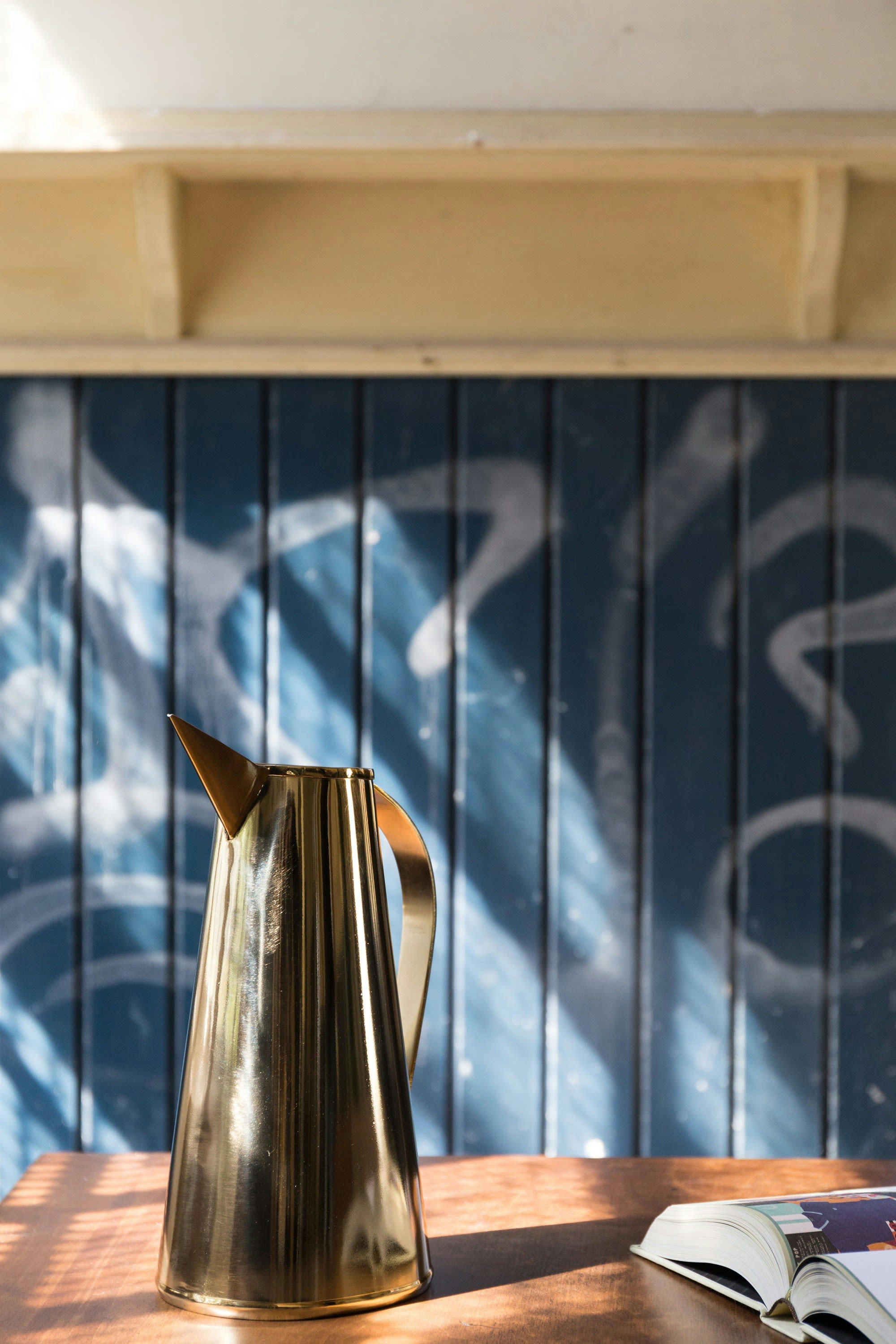 KASSAN - Pichet décoratif en laiton doré