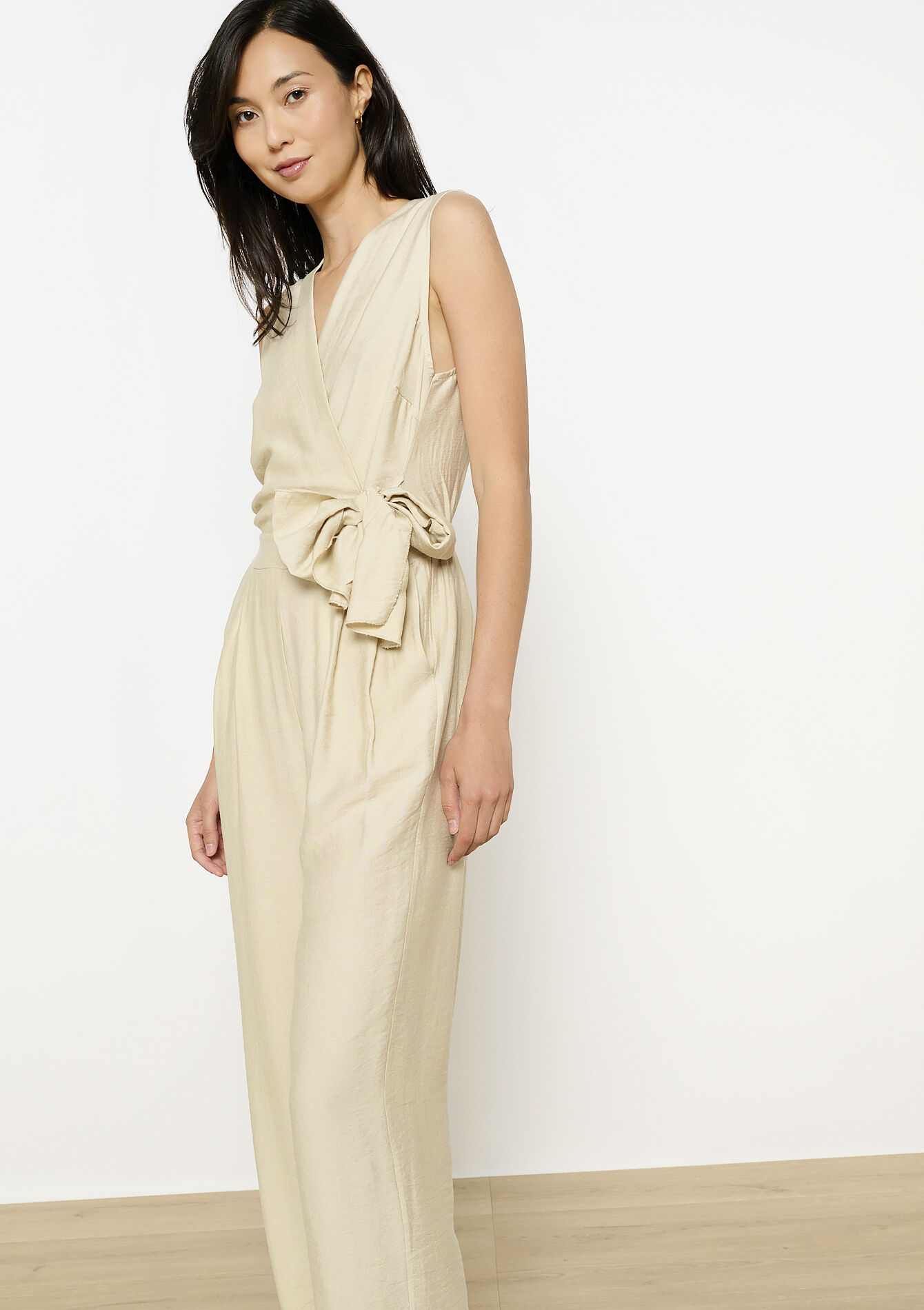 Mouwloze wikkel jumpsuit
