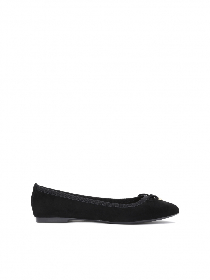 Ladies' black ballerinas