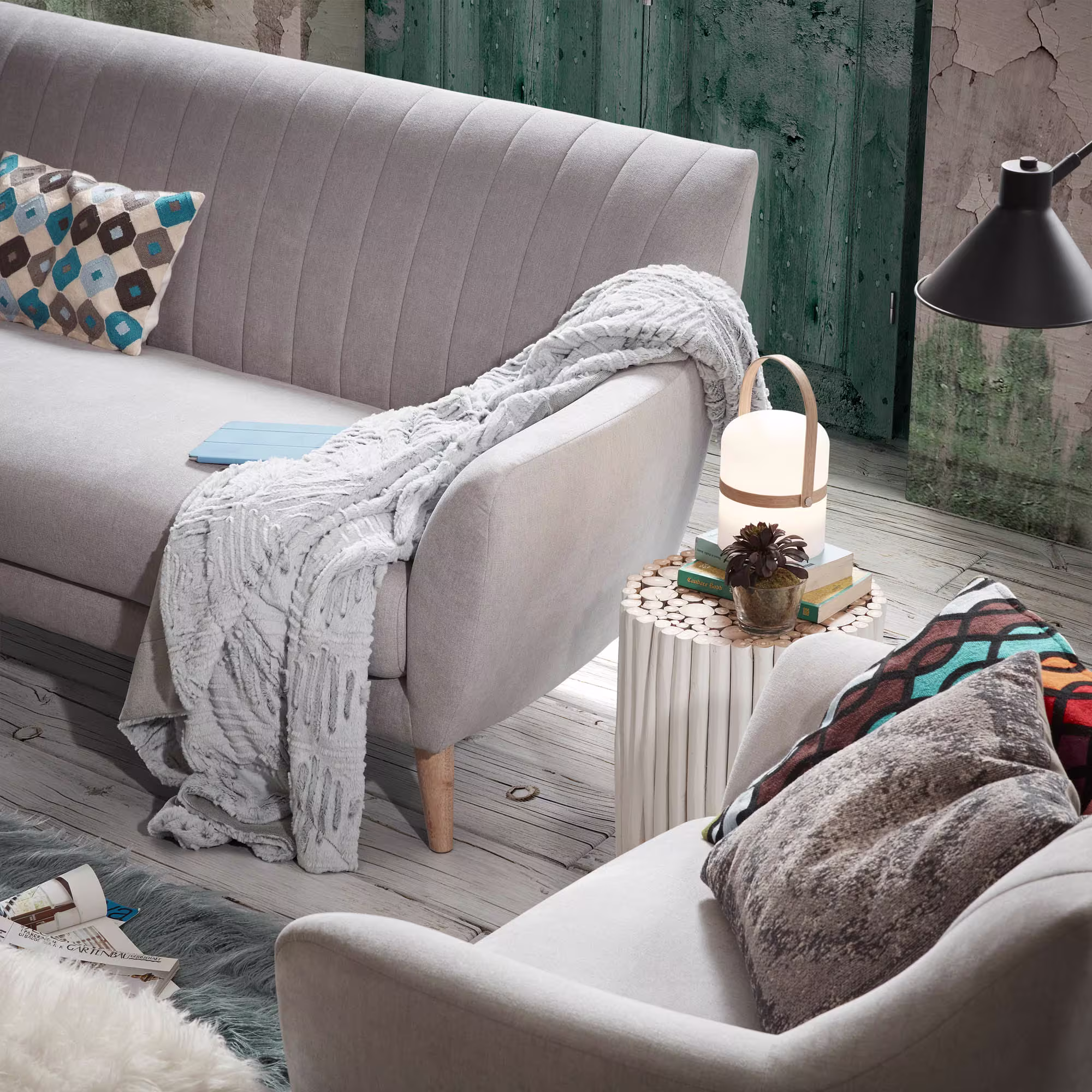 Mesa auxiliar Filip de madera maciza de teca con acabado blanco Ø 35 cm