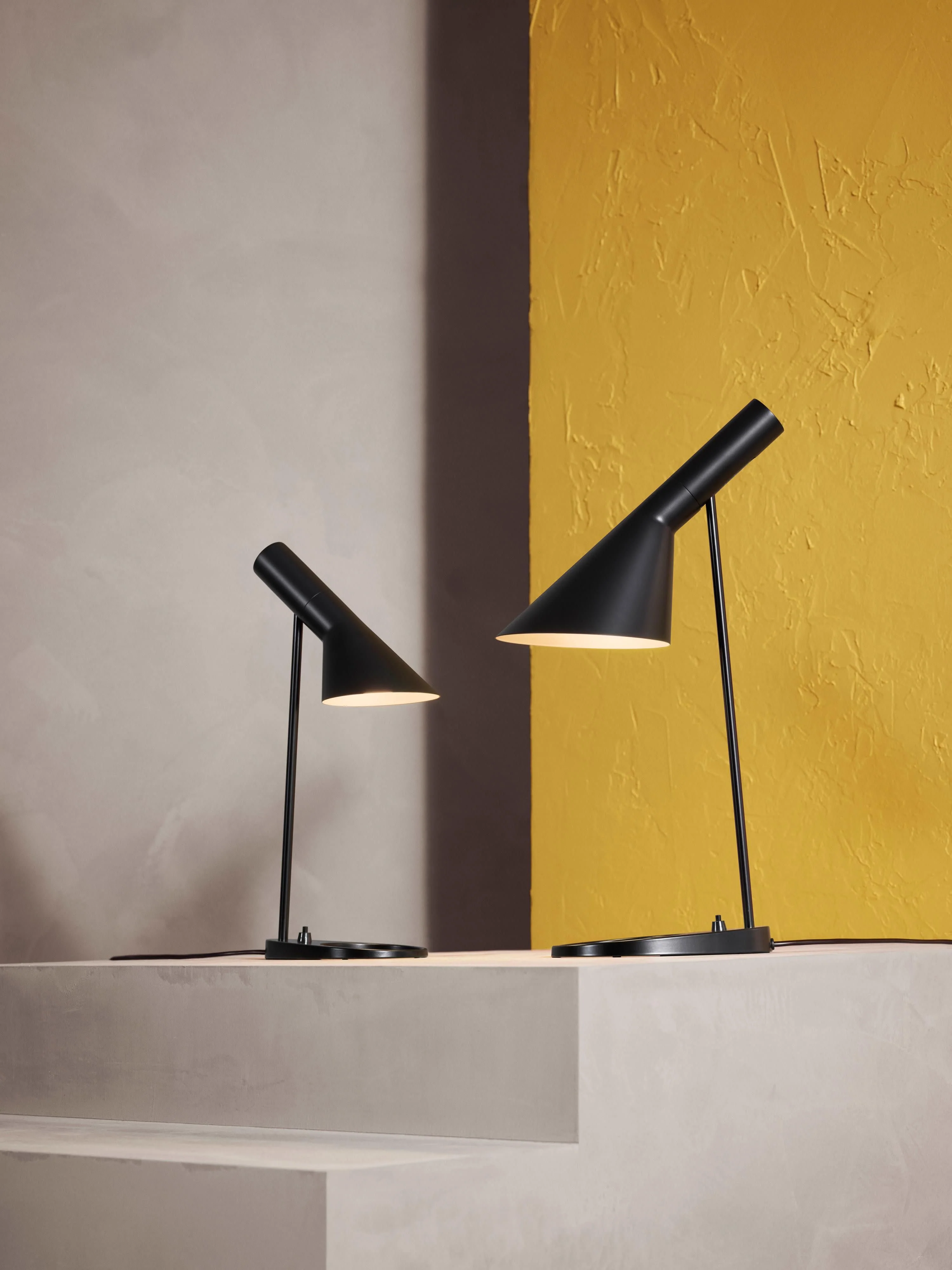 Schreibtischlampe AJ, in verschiedenen Größen