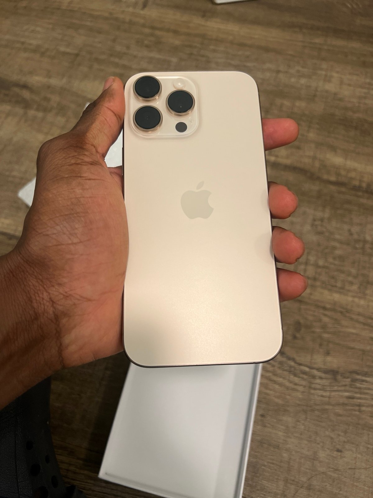 Apple iPhone 16 pro max