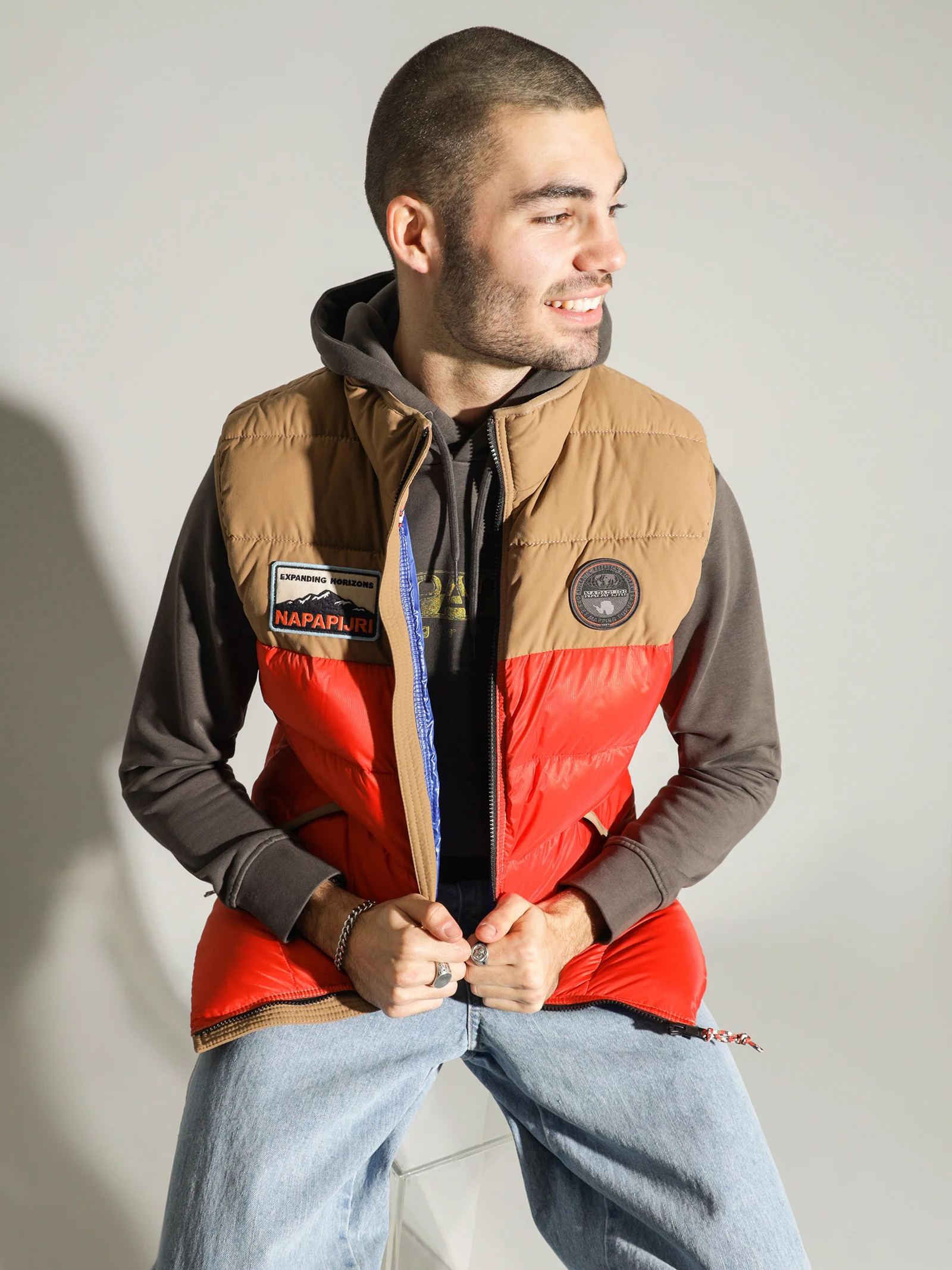 Ater Vest