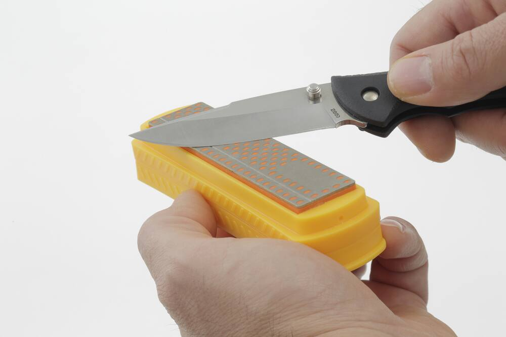 Smith's Diamond ComPact Knife & Small Cutting Tools SharPening Stone with Cover, 4-in