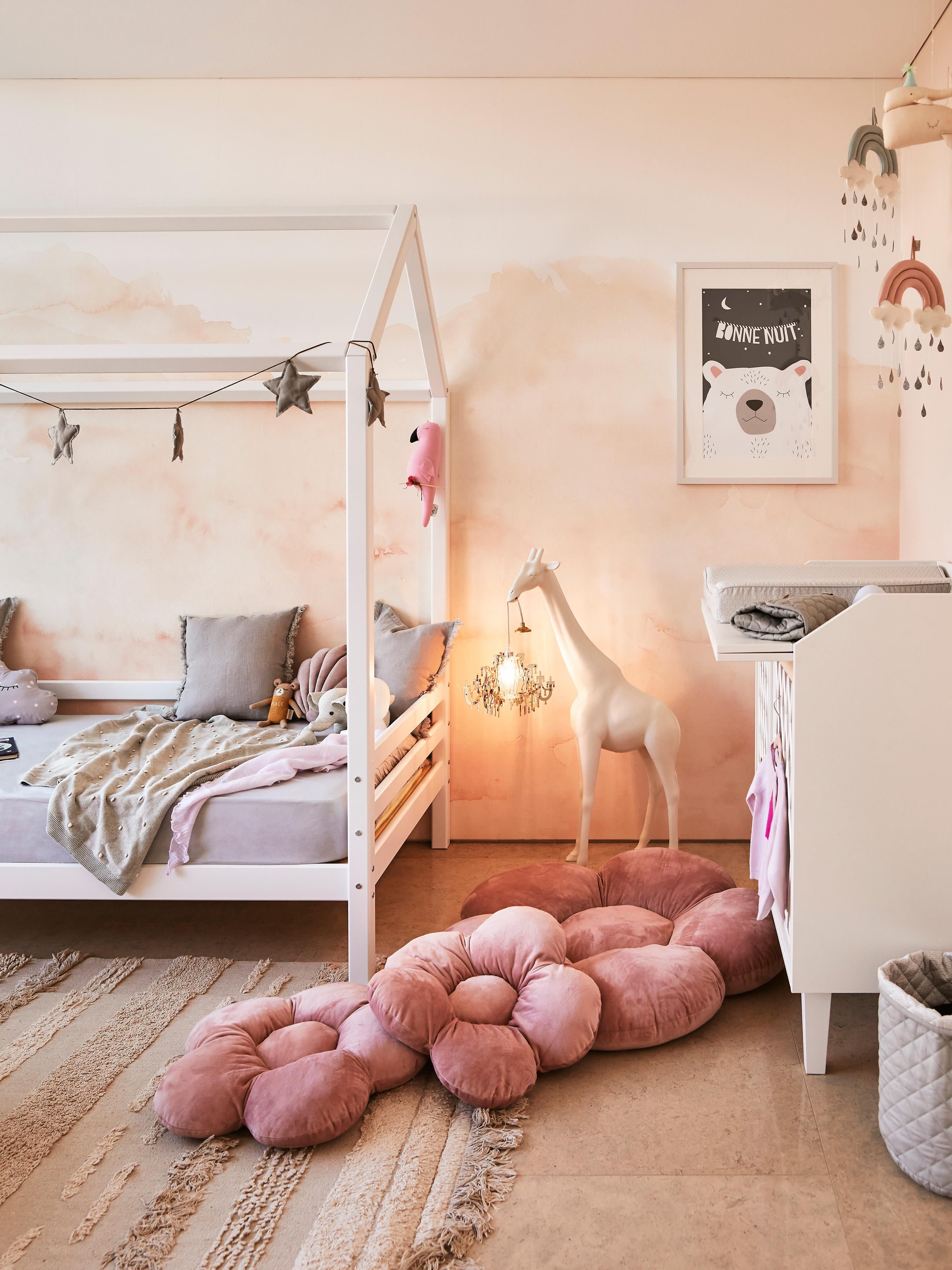 Kleine LED-Stehlampe Giraffe in Love