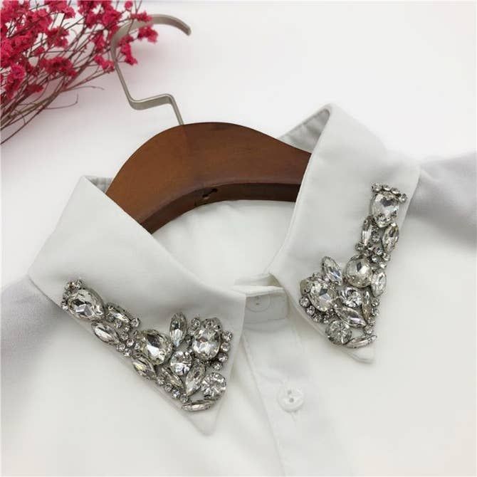 PEACH ACCESSORIES Large Crystals White Faux Collar