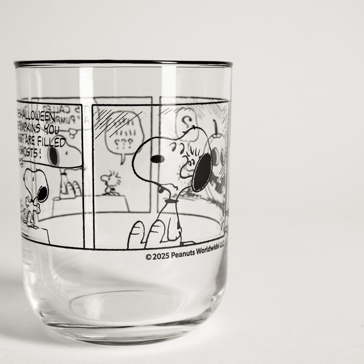 Szklanka SNOOPY z printem komiksu i czarnym rantem 0,3 l