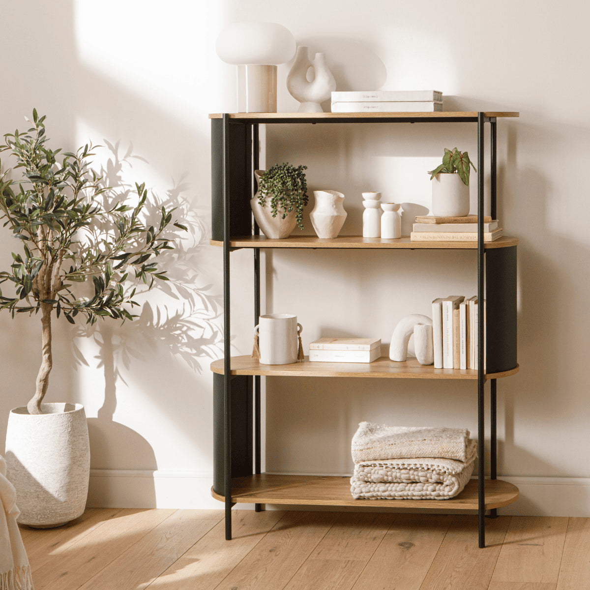 Calicosy - Boekenkast ELKO - H133,5 cm - Houtlook met zwarte metal