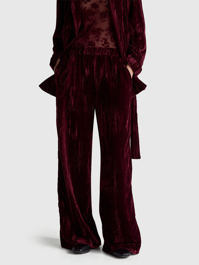 Wide trousers in smooth velvet