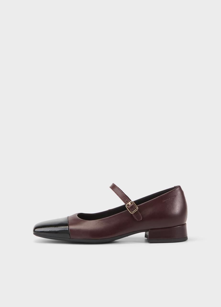 Debbi Pumps