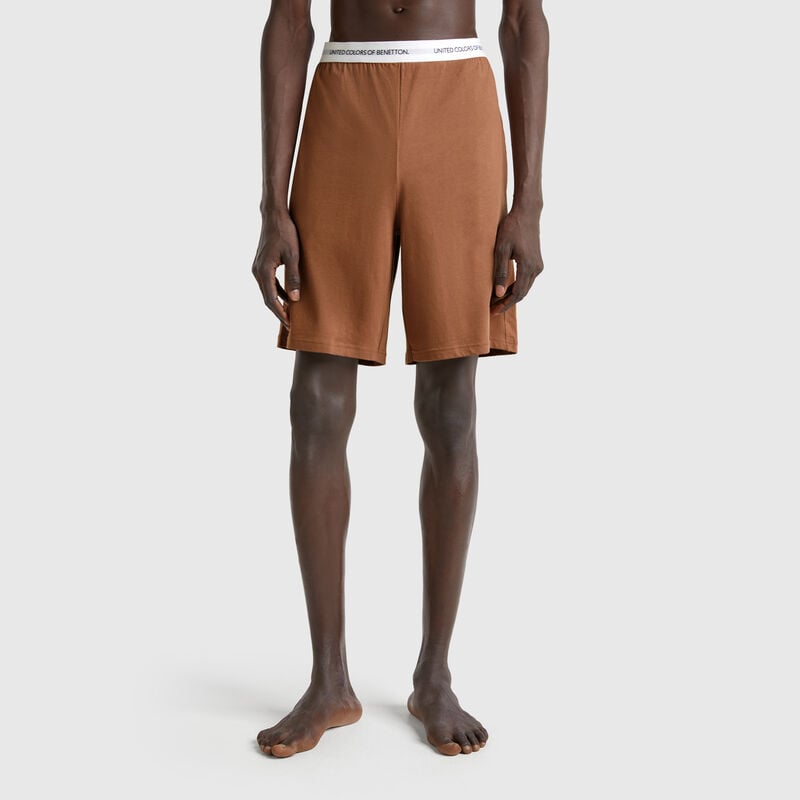 Shorts with logoed elastic
