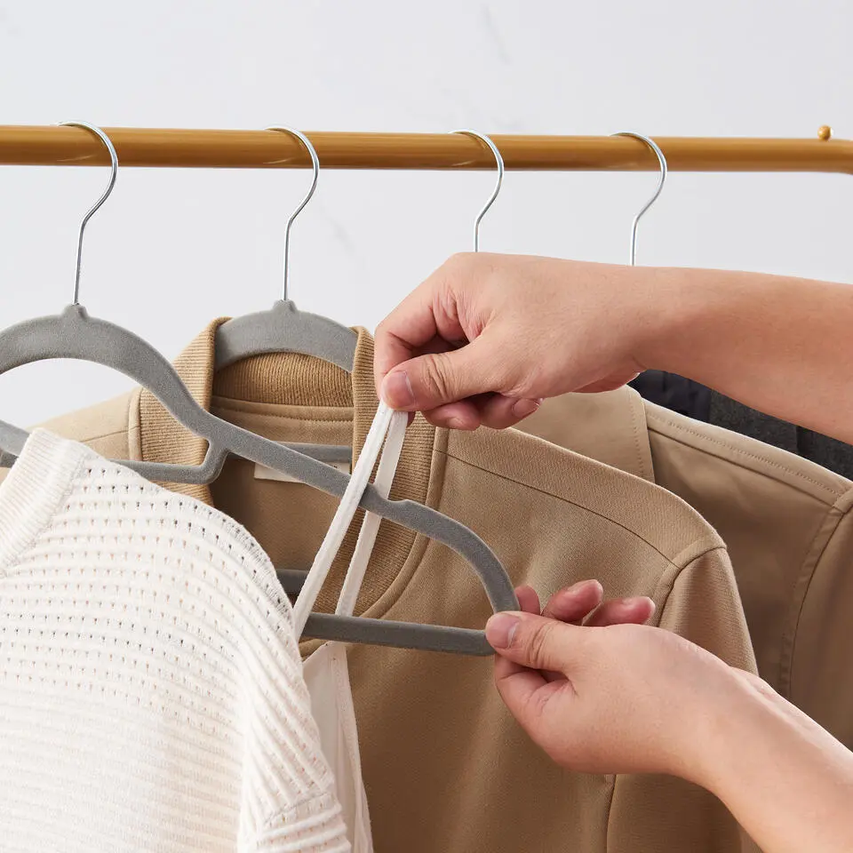 Set van 50 Anti-slip kleerhangers, dunne Kledinghangers met Fluweel Grijs