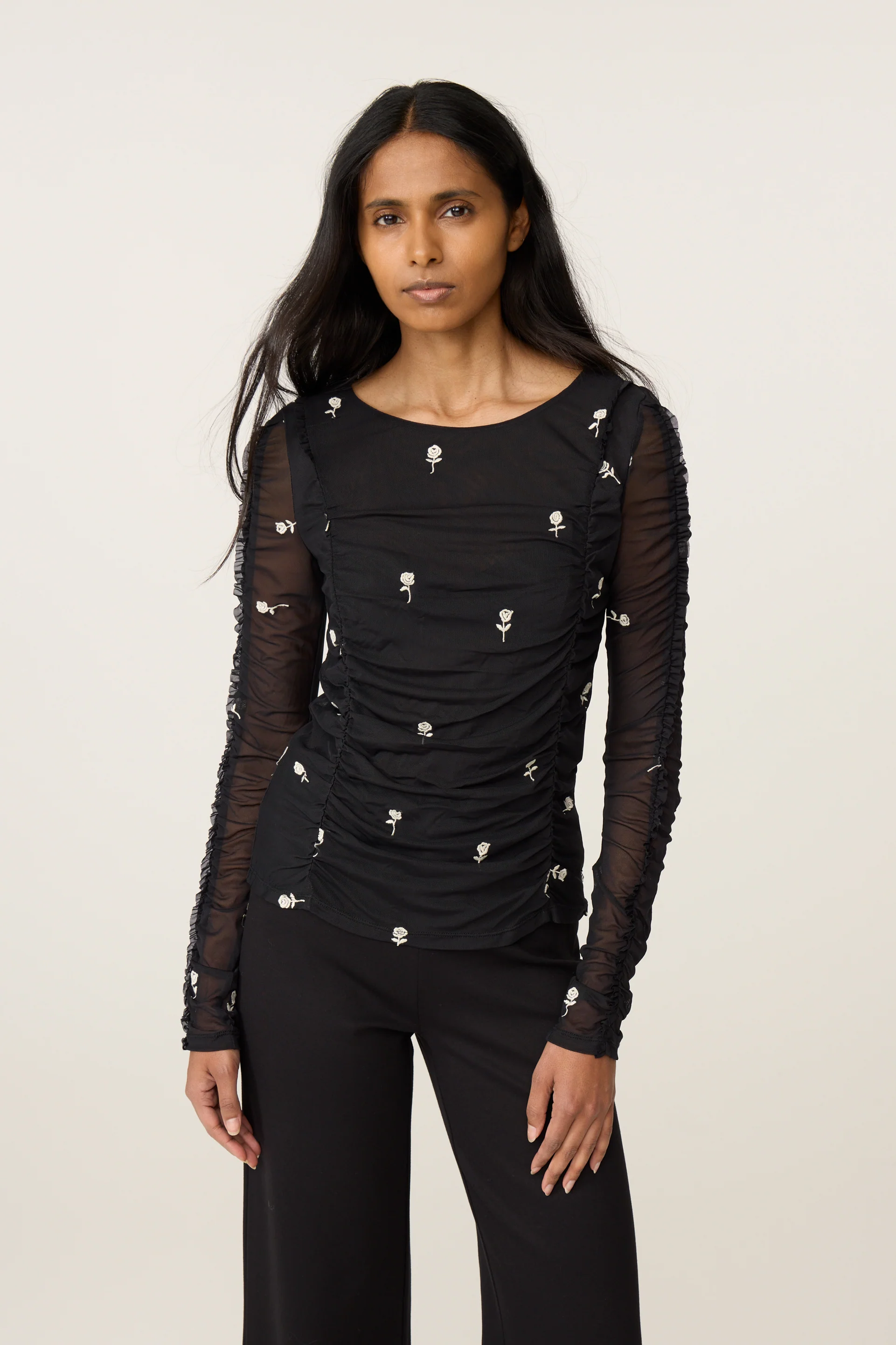 Kamea Top | Black/Cosy White