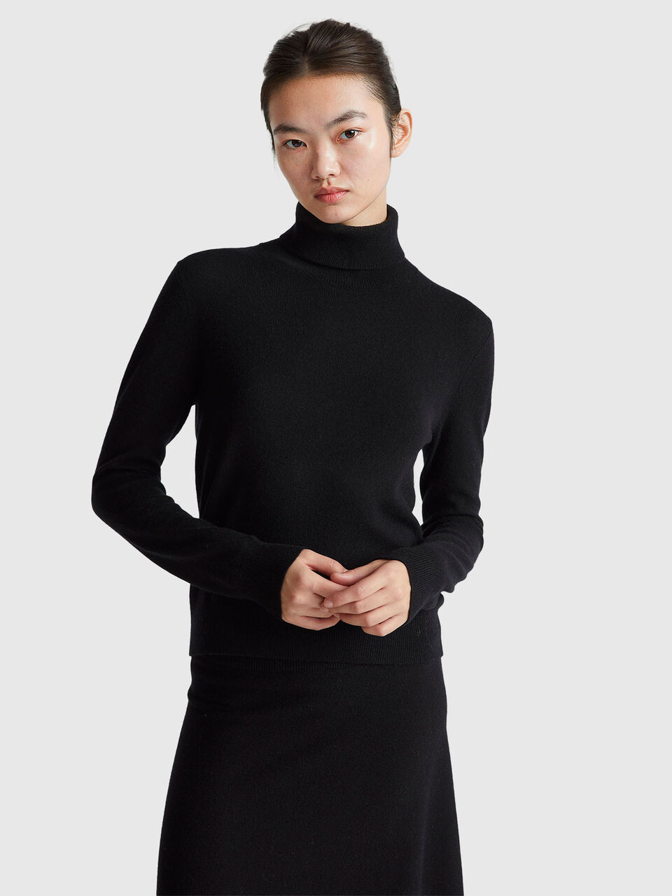 Black turtleneck in pure cashmere
